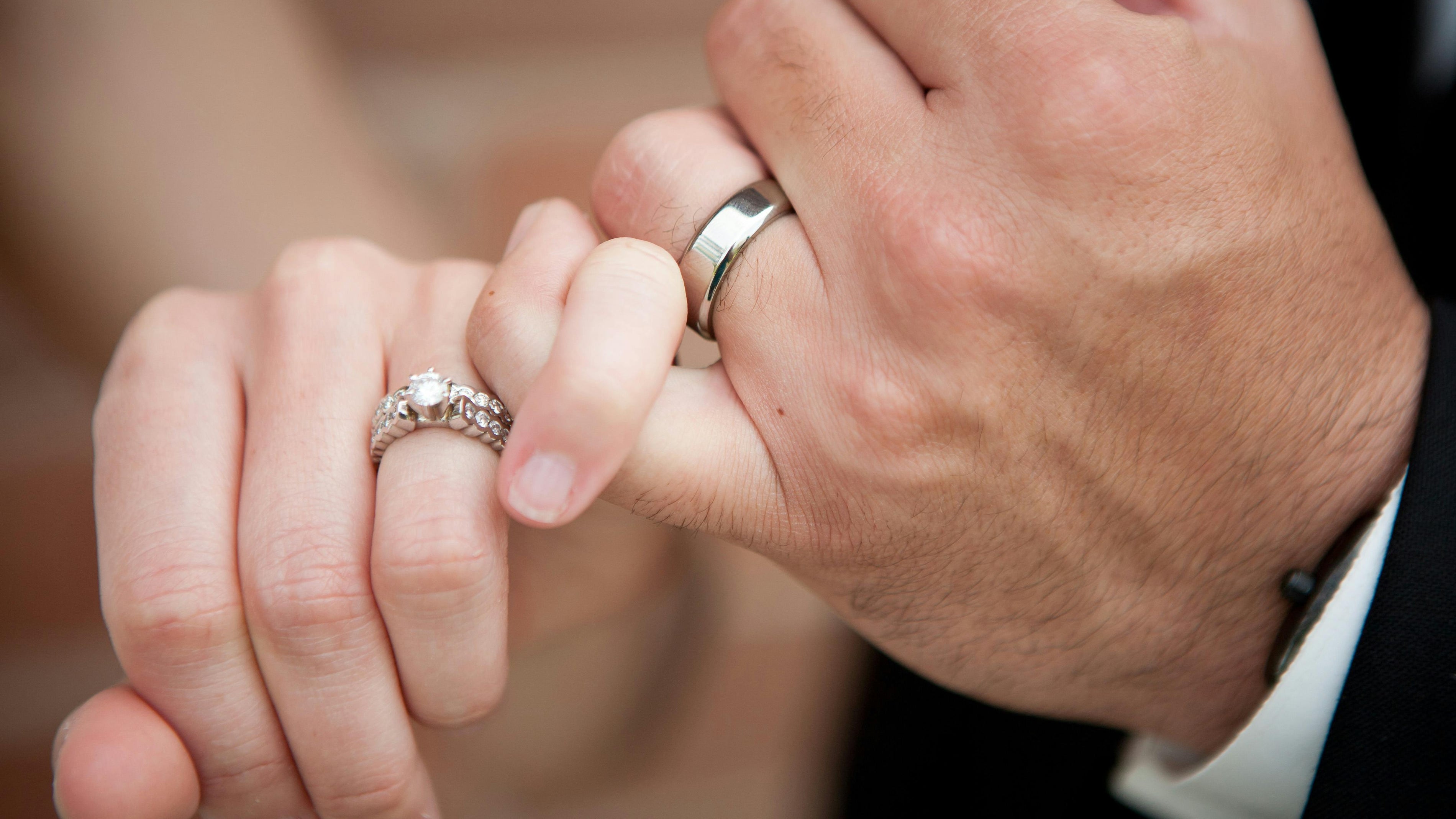 The Ultimate Guide to Wedding Rings | Styles, Metals & Fit