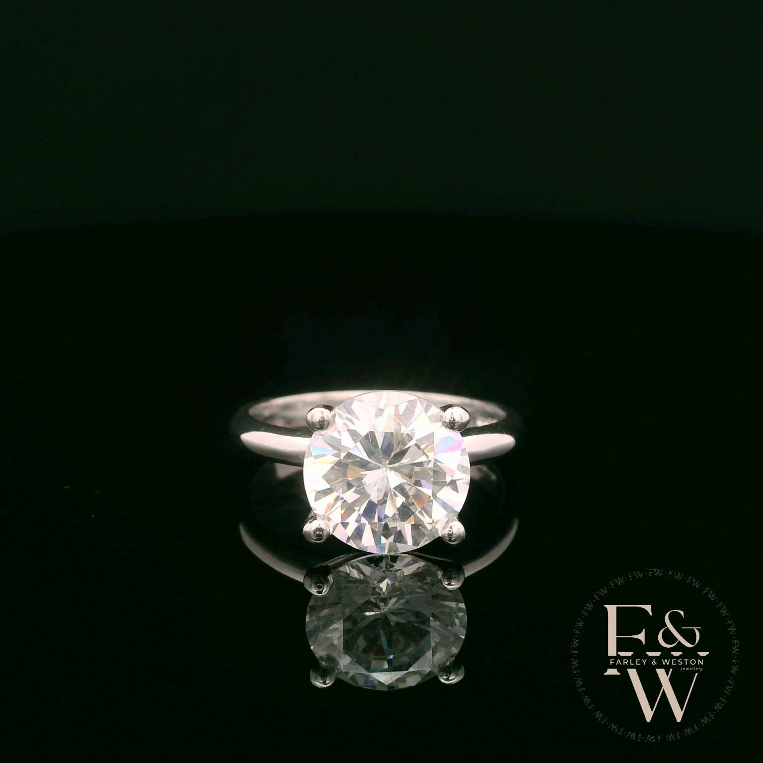 9ct White Gold Large Single Stone White Moissanite Ring