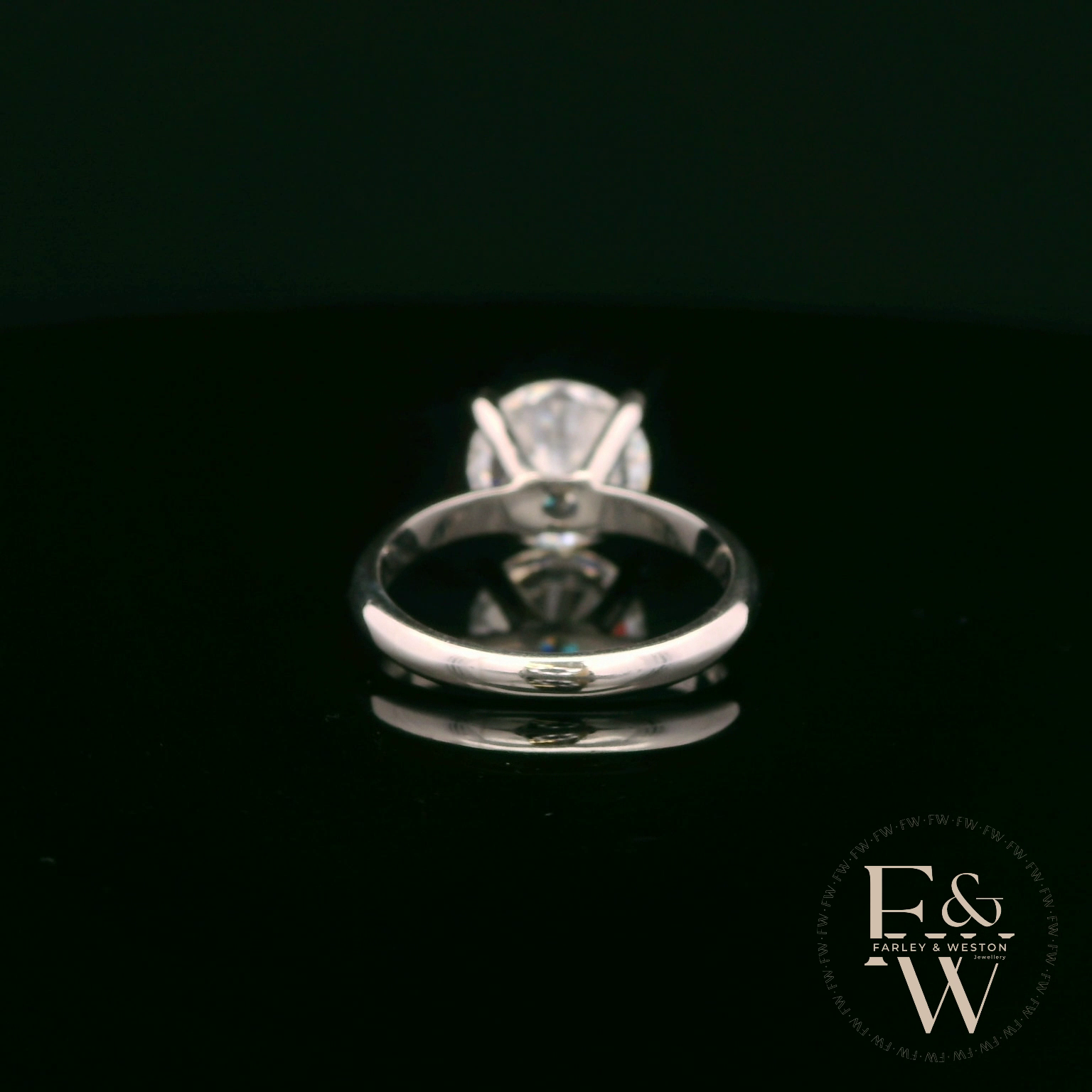 9ct White Gold Large Single Stone White Moissanite Ring