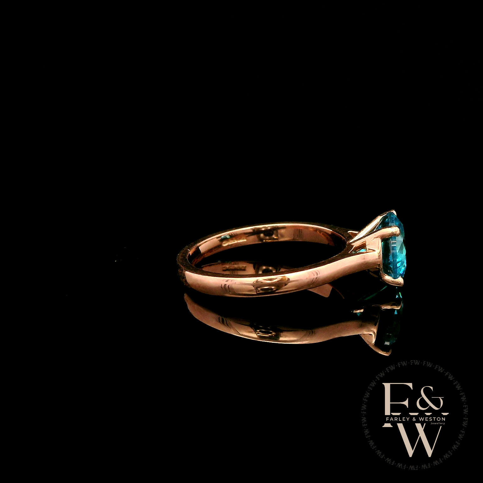 9ct Rose Gold 2ct Blue Topaz CZ Single Stone Ring