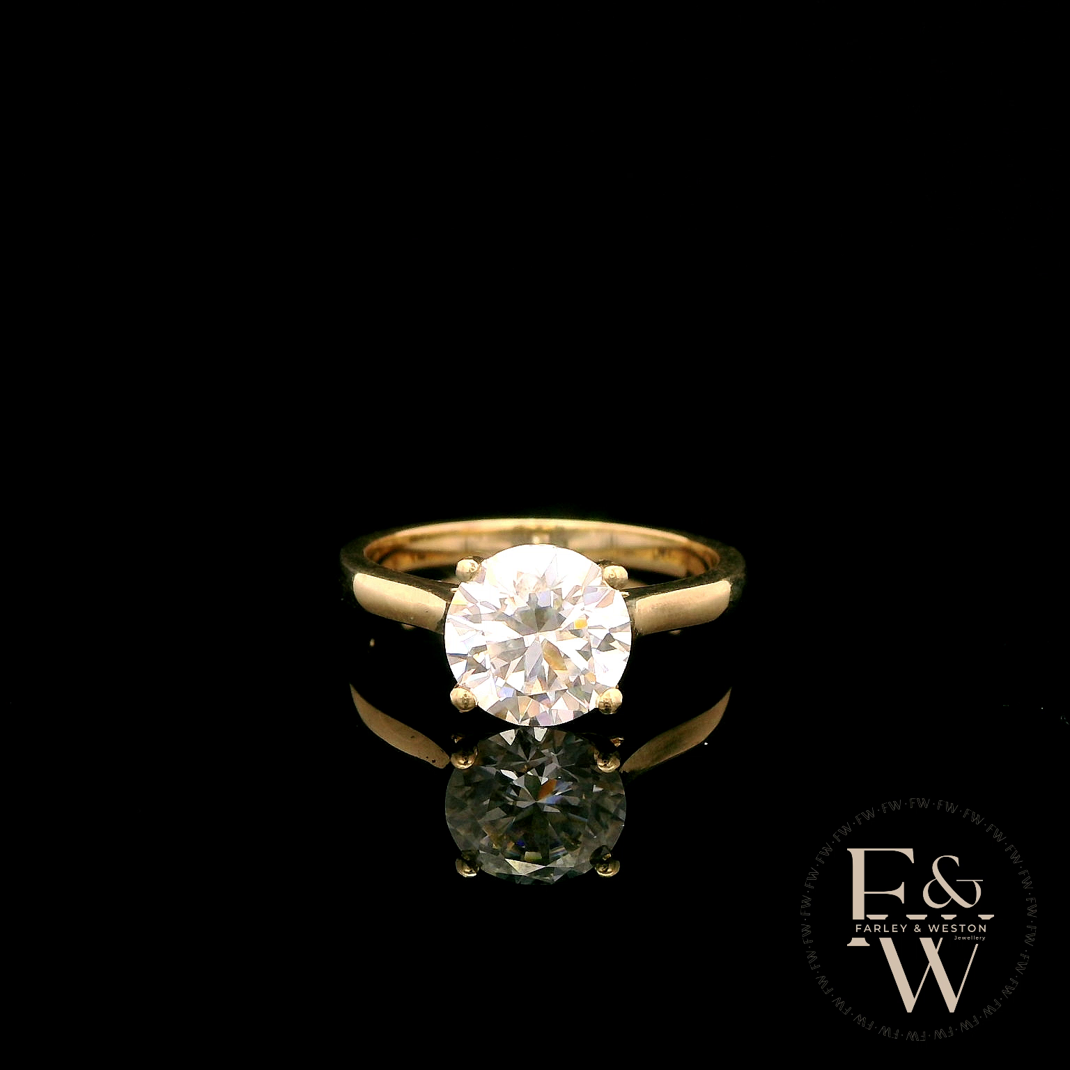 9 Karat Gelbgold 2 Karat weiße Zirkonia-Solitärring