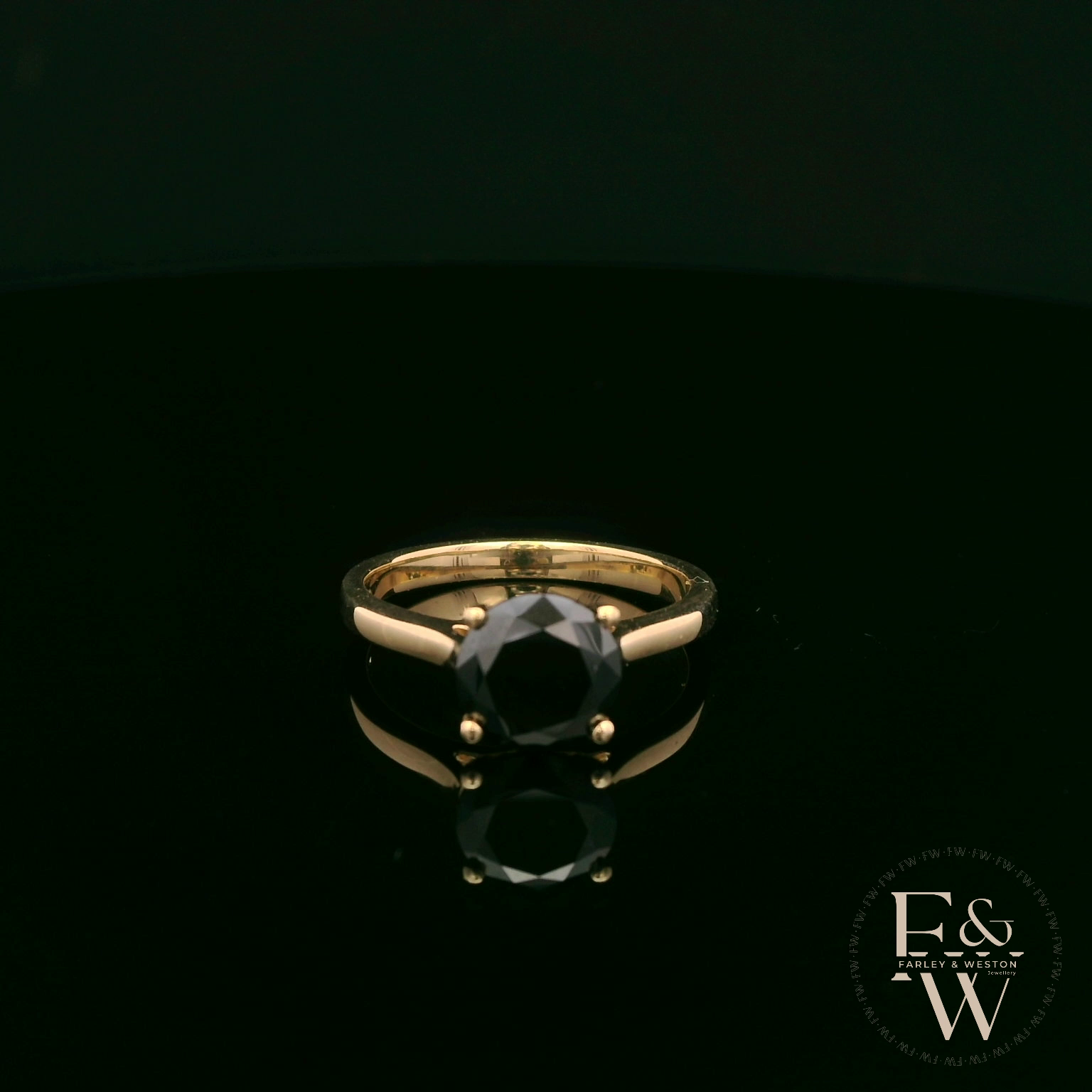 9 Karat Gelbgold 2 Karat Schwarzer Zirkonia Solitärring