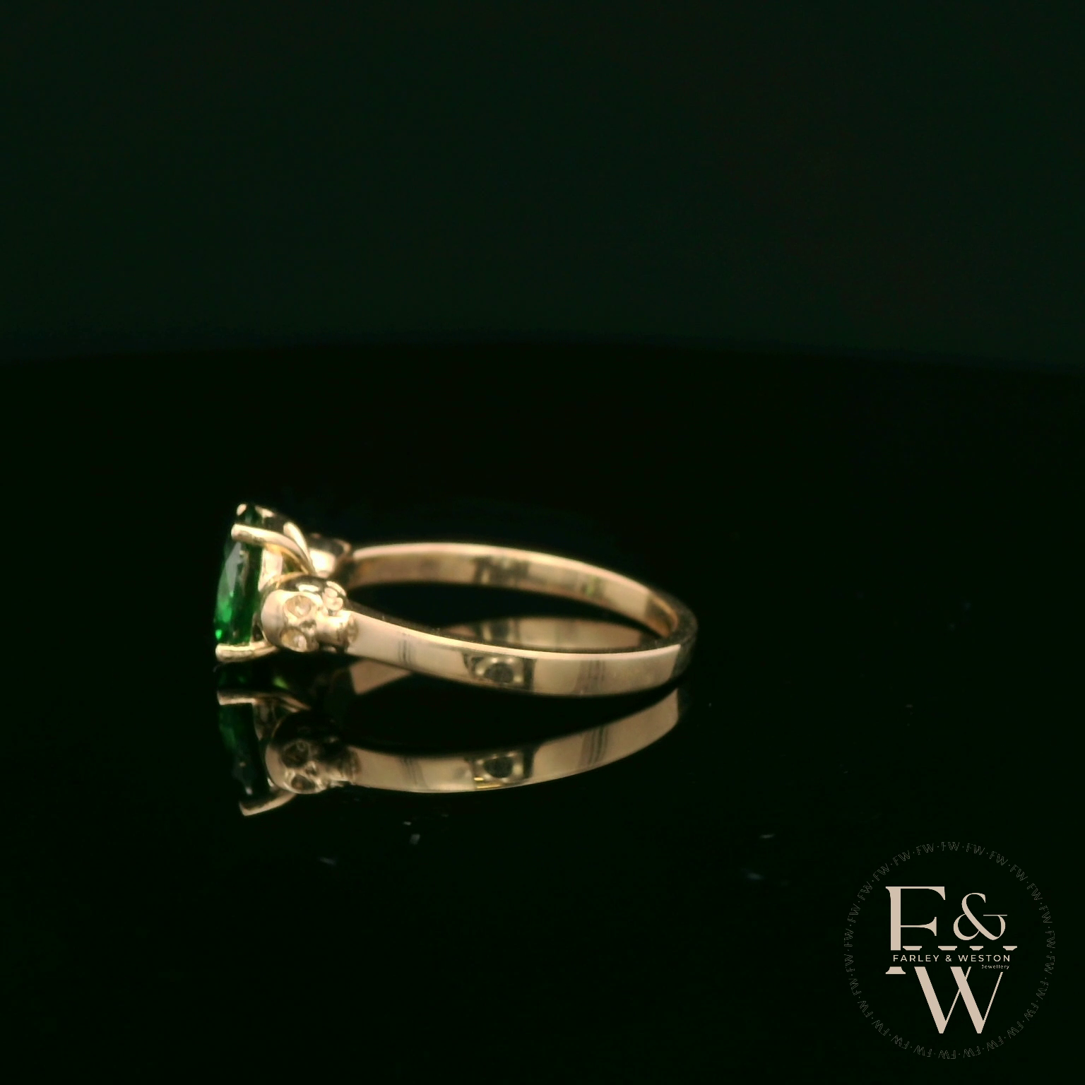 9ct Yellow Gold Skull Shoulder Emerald CZ Solitaire Ring