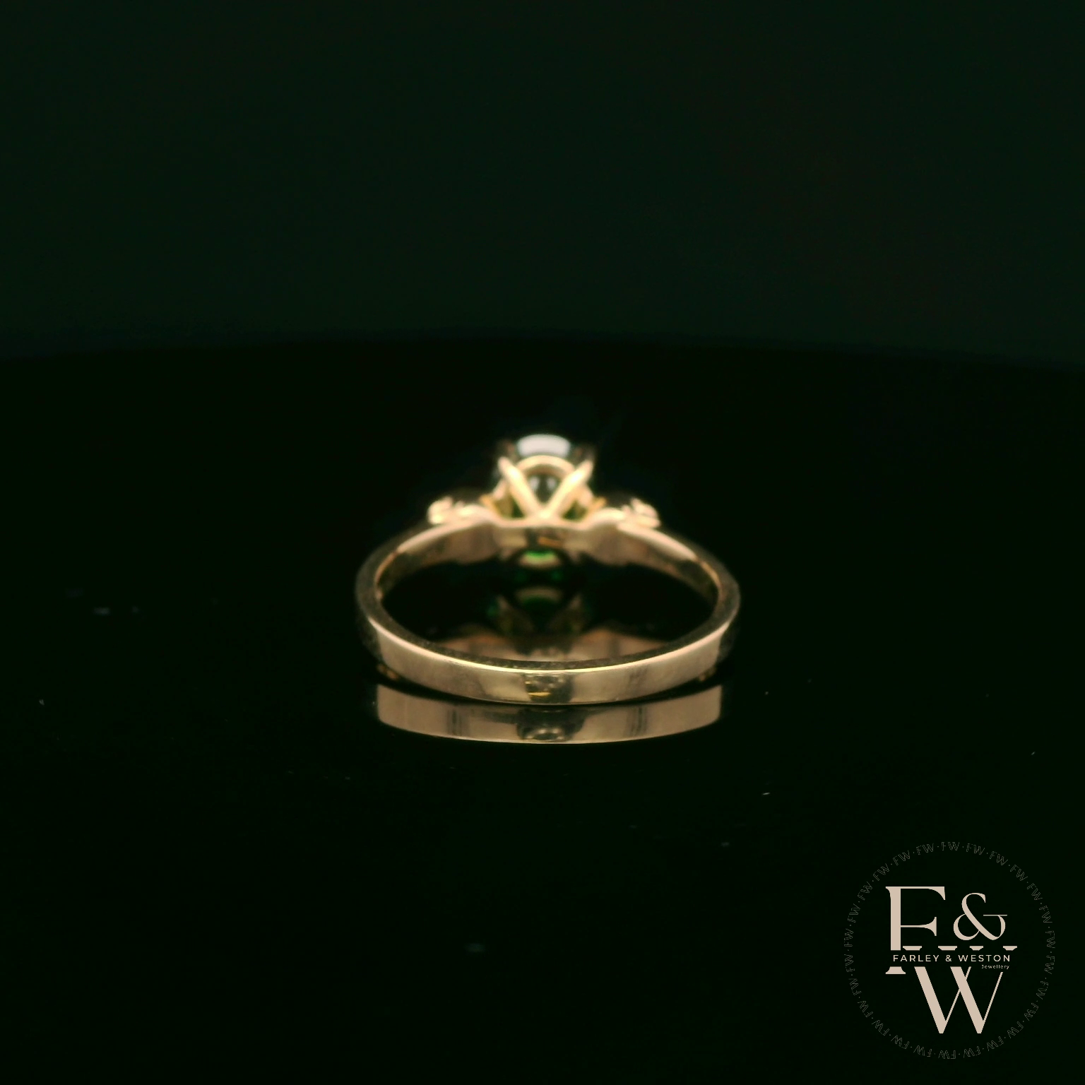 9ct Yellow Gold Skull Shoulder Emerald CZ Solitaire Ring