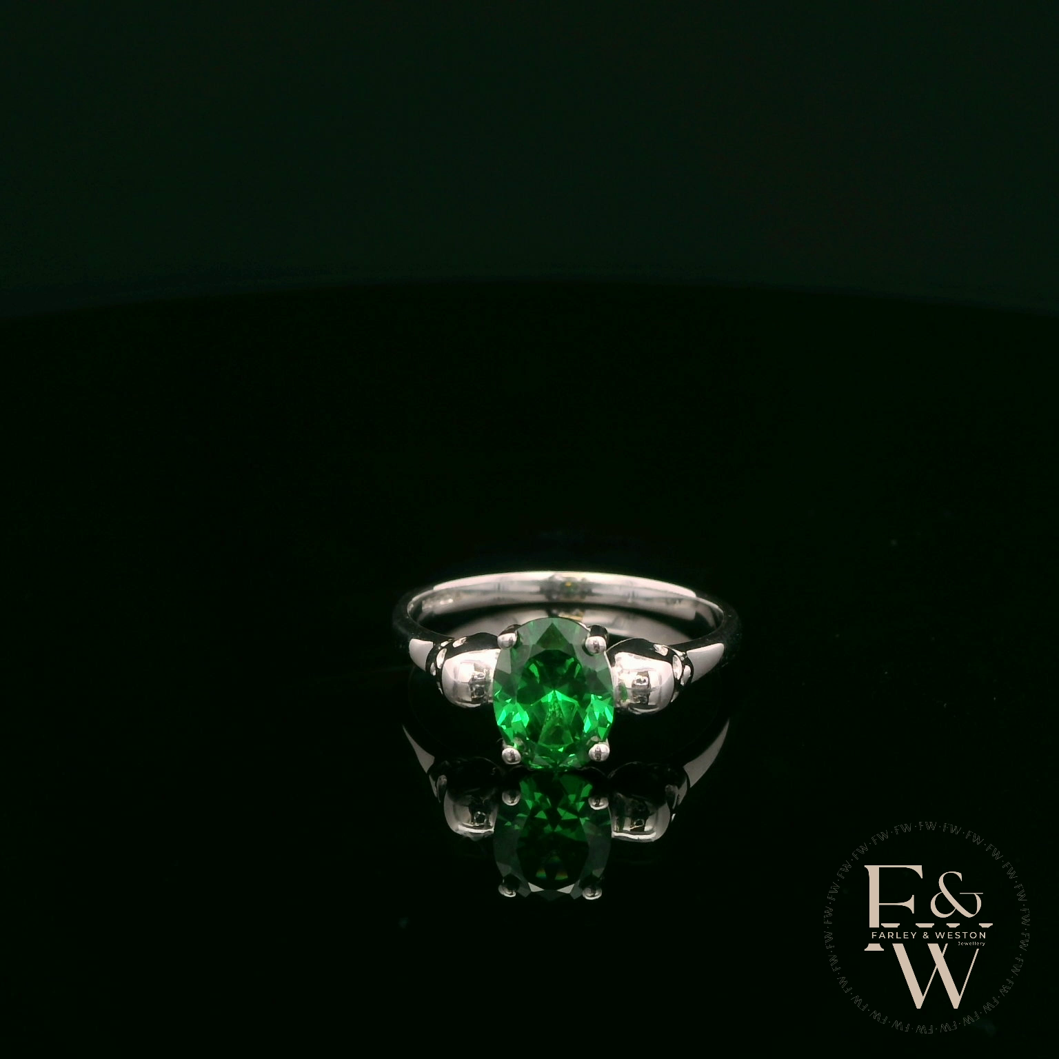 9ct White Gold Skull Shoulder Emerald CZ Solitaire Ring