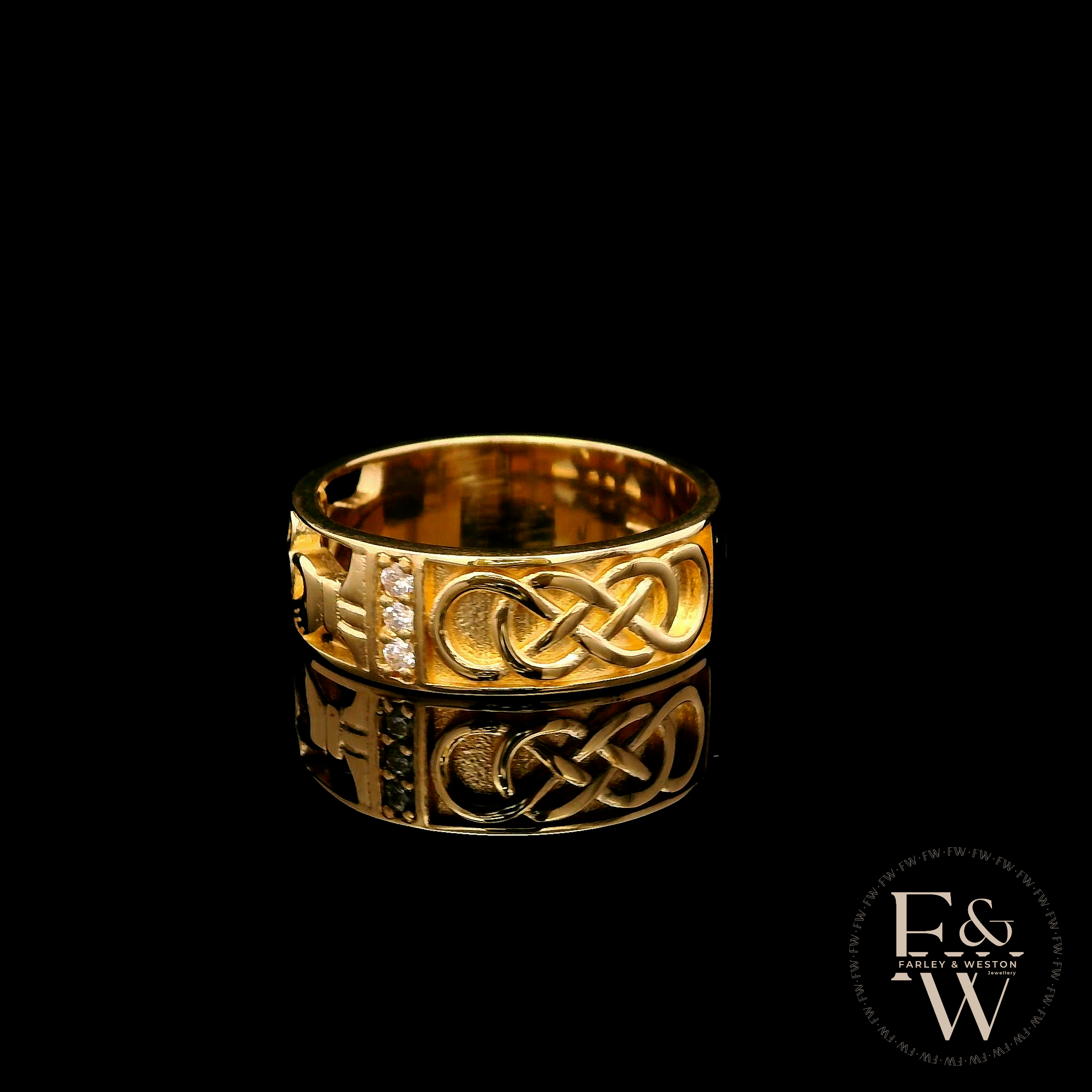 9ct Yellow Gold White Moissanite Patterned Celtic/Claddagh Band Ring