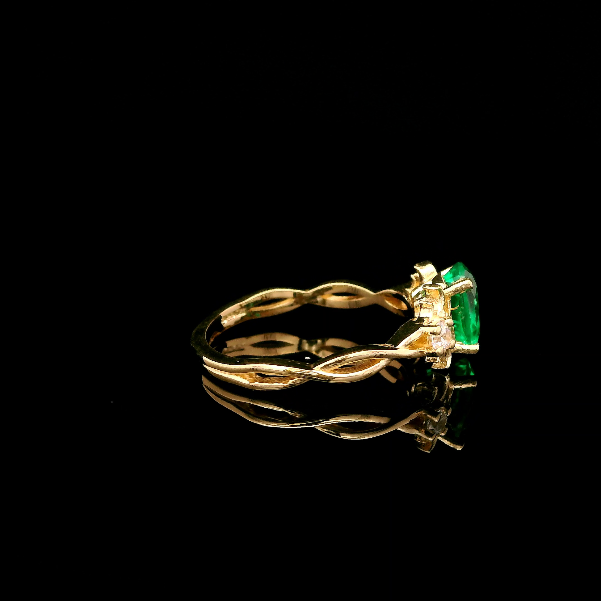 9ct Yellow Gold Patterned Twist Shank Lab-Grown Emerald Trilogy Ring