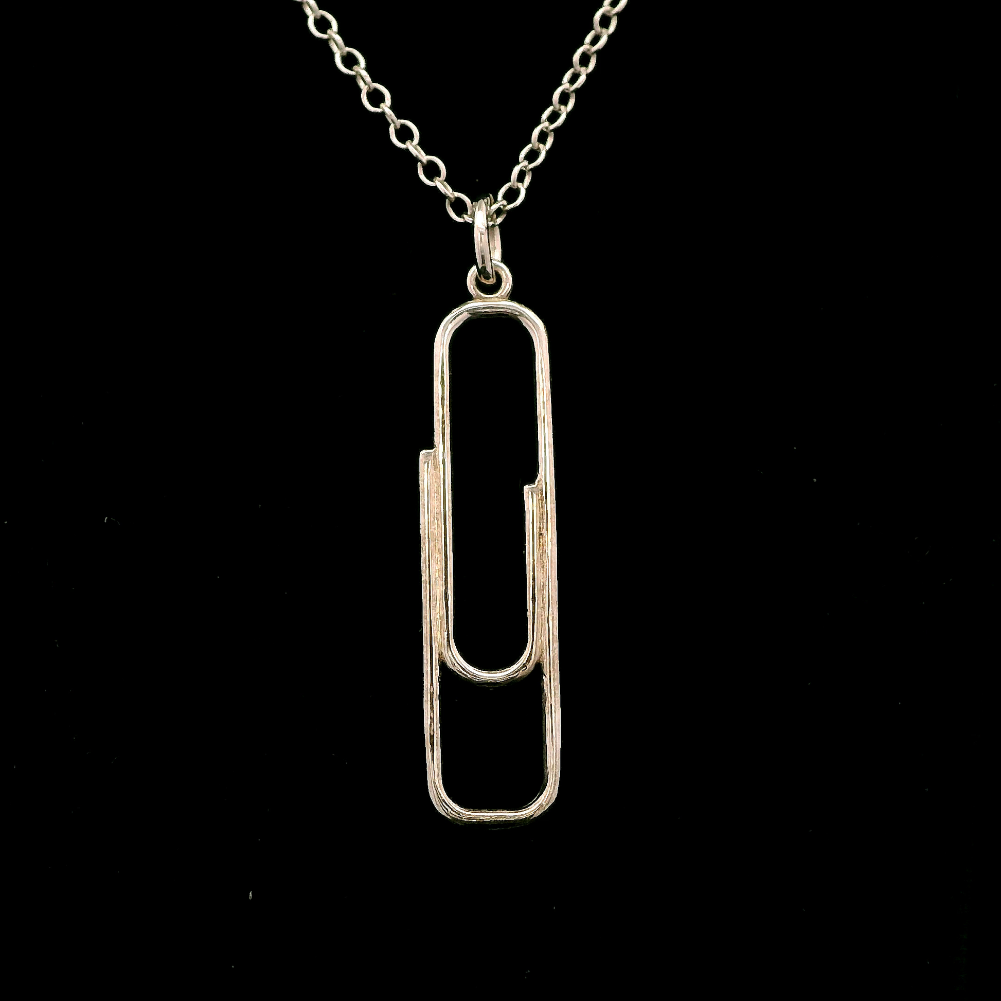9ct White Gold Large Paperclip Pendant