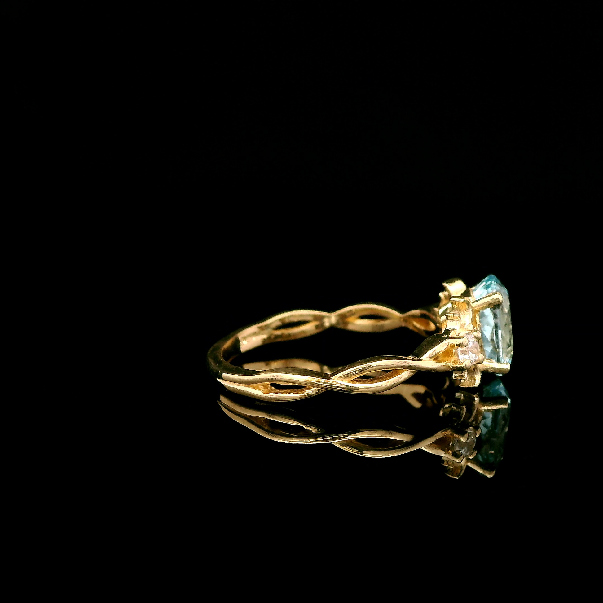 9ct Yellow Gold Patterned Twist Shank Lab-Grown Aqua Trilogy Ring