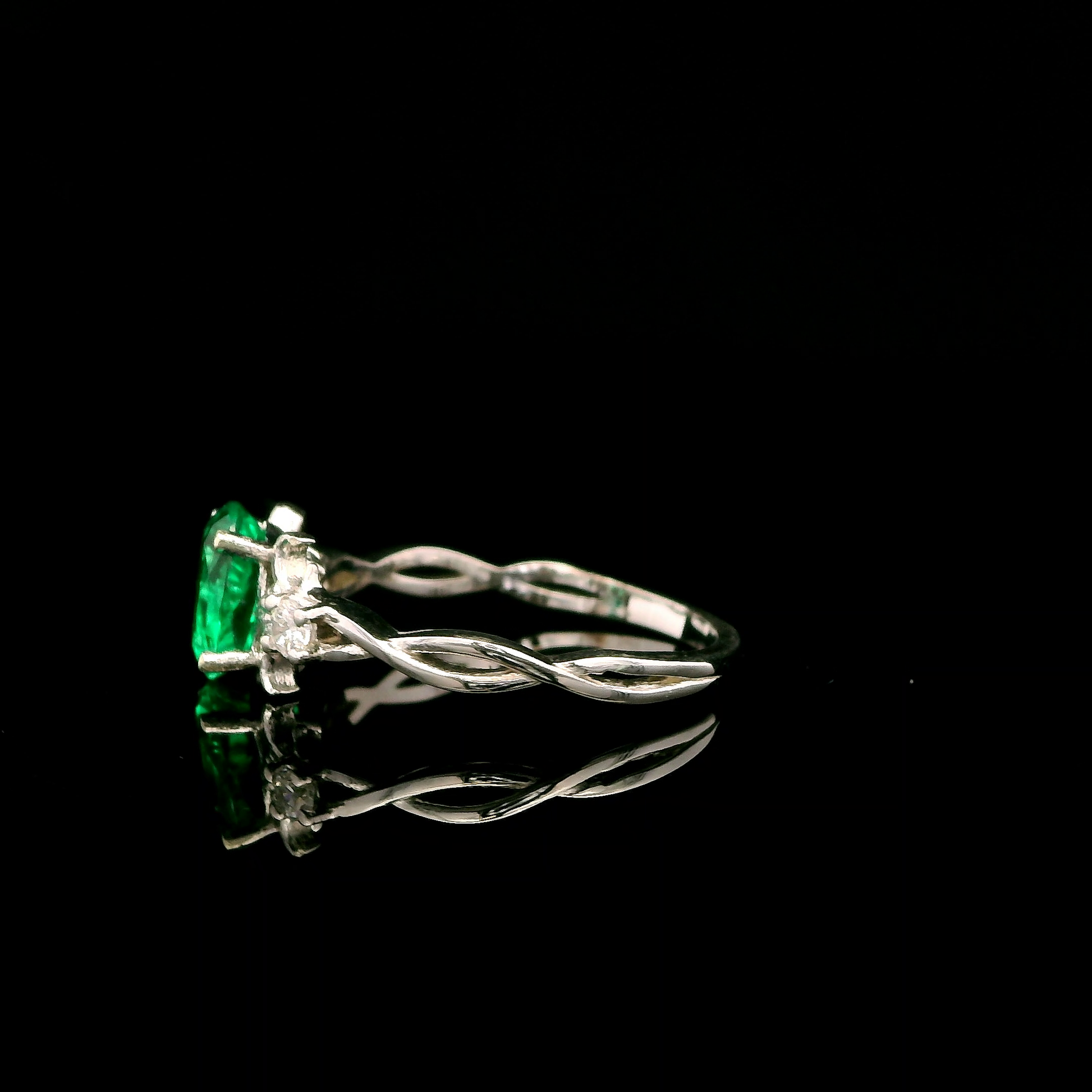 9ct White Gold Patterned Twist Shank Lab-Grown Emerald Trilogy Ring