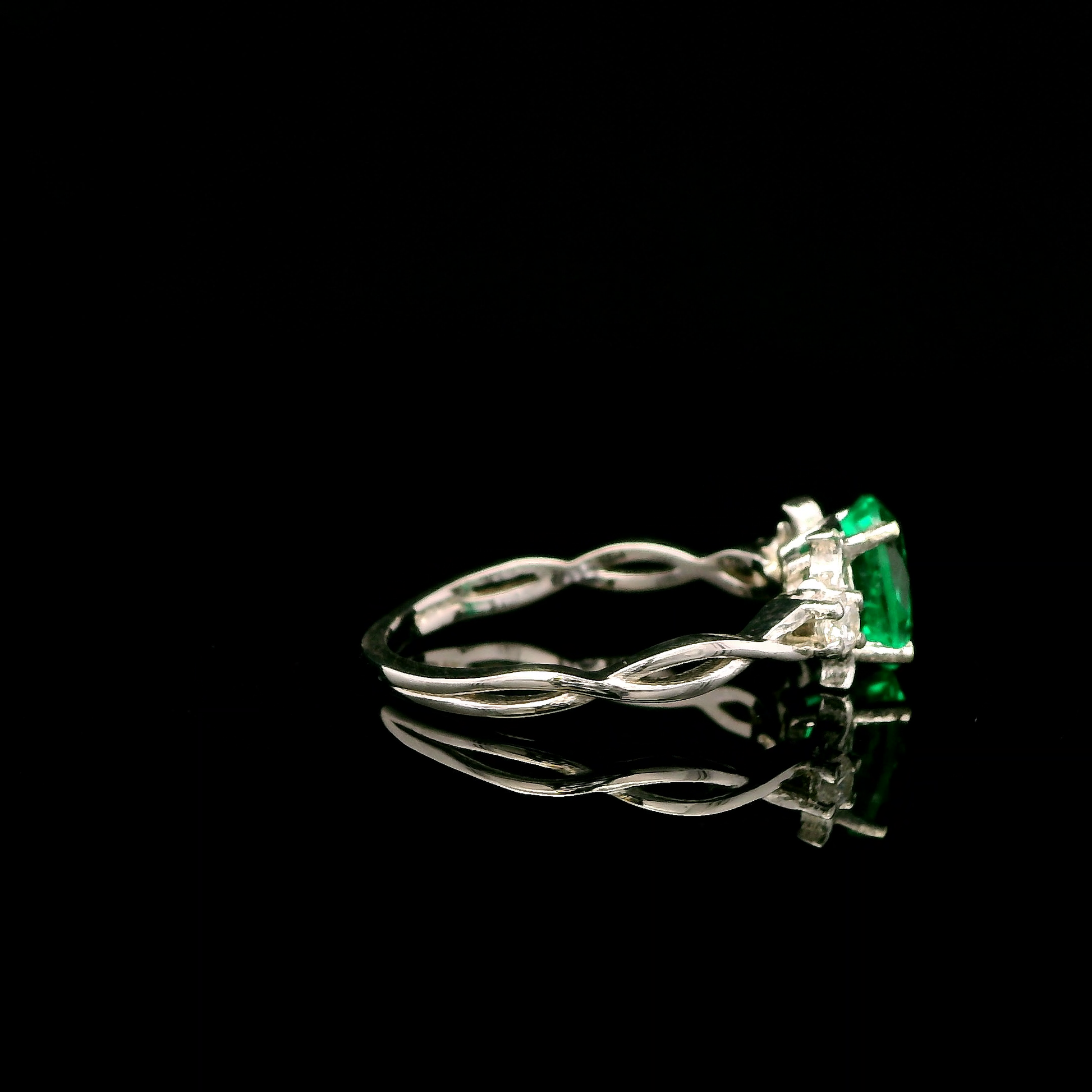 9ct White Gold Patterned Twist Shank Lab-Grown Emerald Trilogy Ring