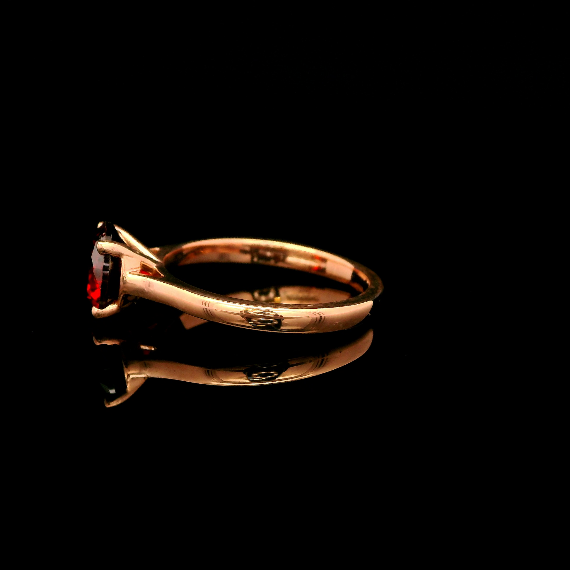 9ct Rose Gold 2ct Garnet CZ Single Stone Ring