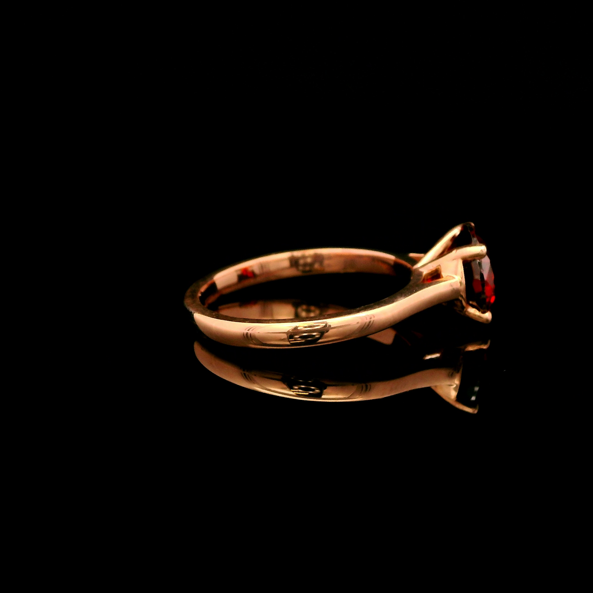 9ct Rose Gold 2ct Garnet CZ Single Stone Ring