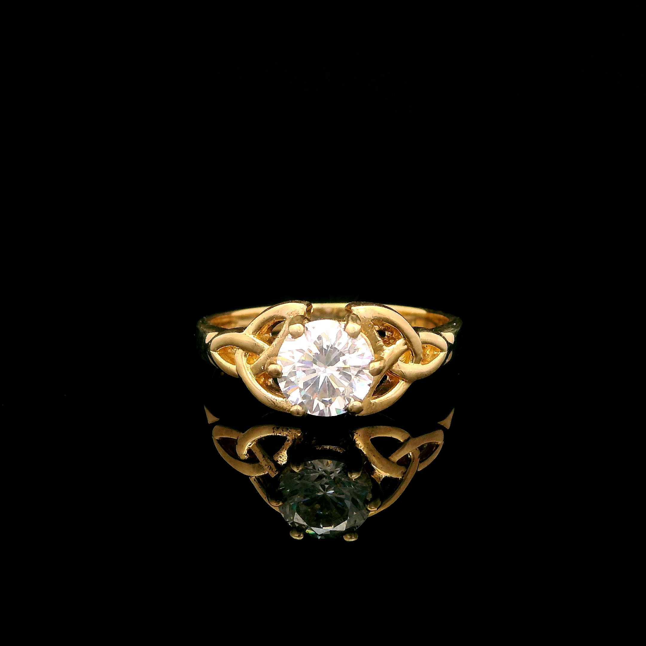 Celtic Patterened 9ct Yellow Gold White CZ Single Stone Ring