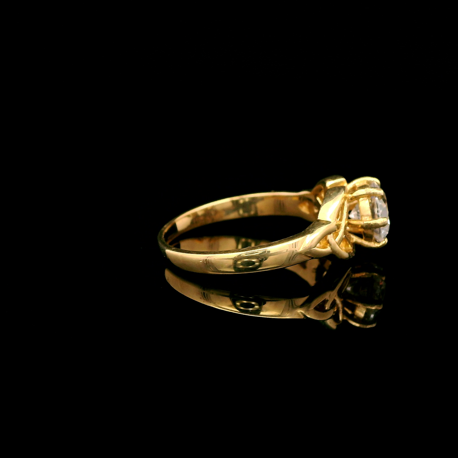 Celtic Patterened 9ct Yellow Gold White CZ Single Stone Ring