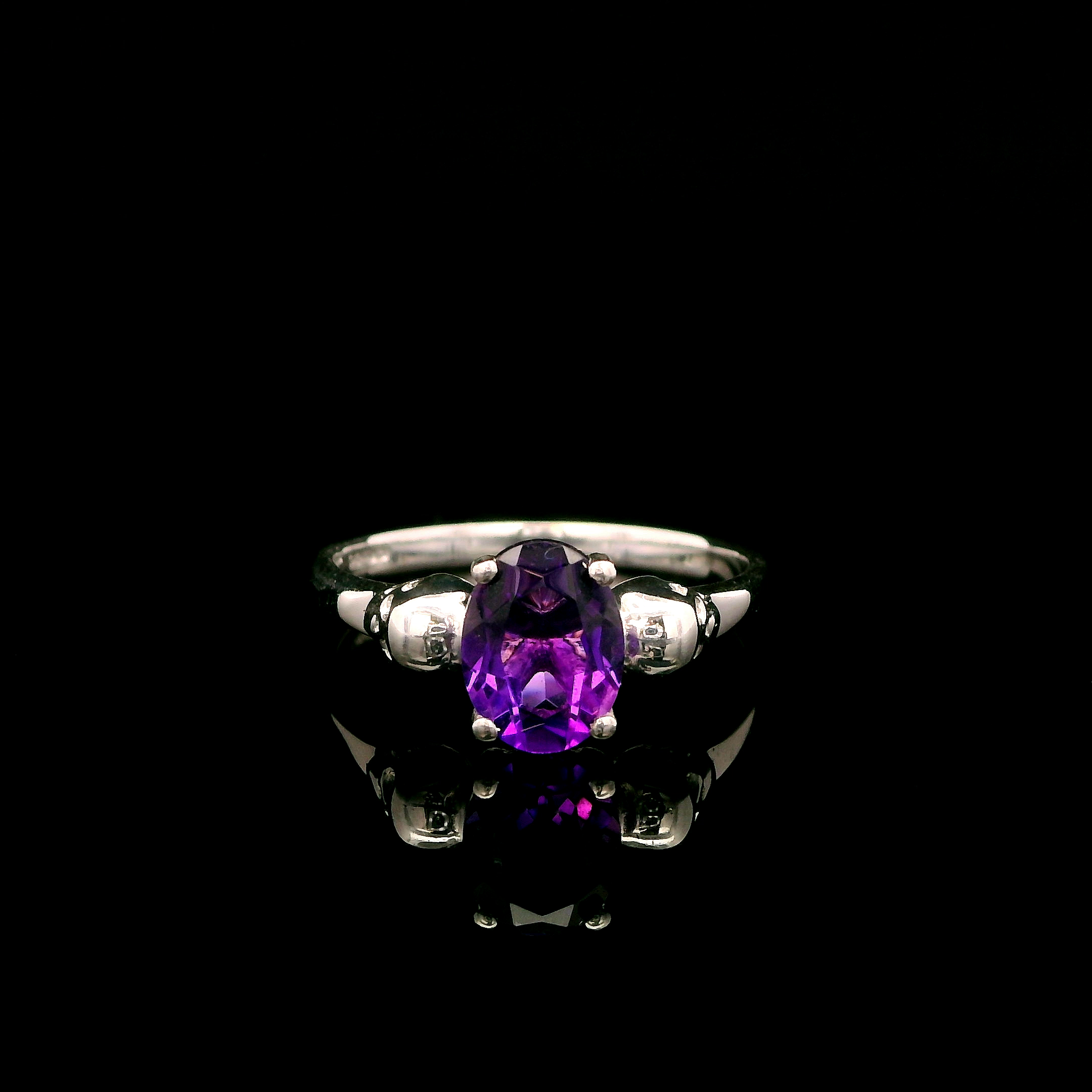 9ct White Gold Skull Shoulder Amethyst CZ Solitaire Ring