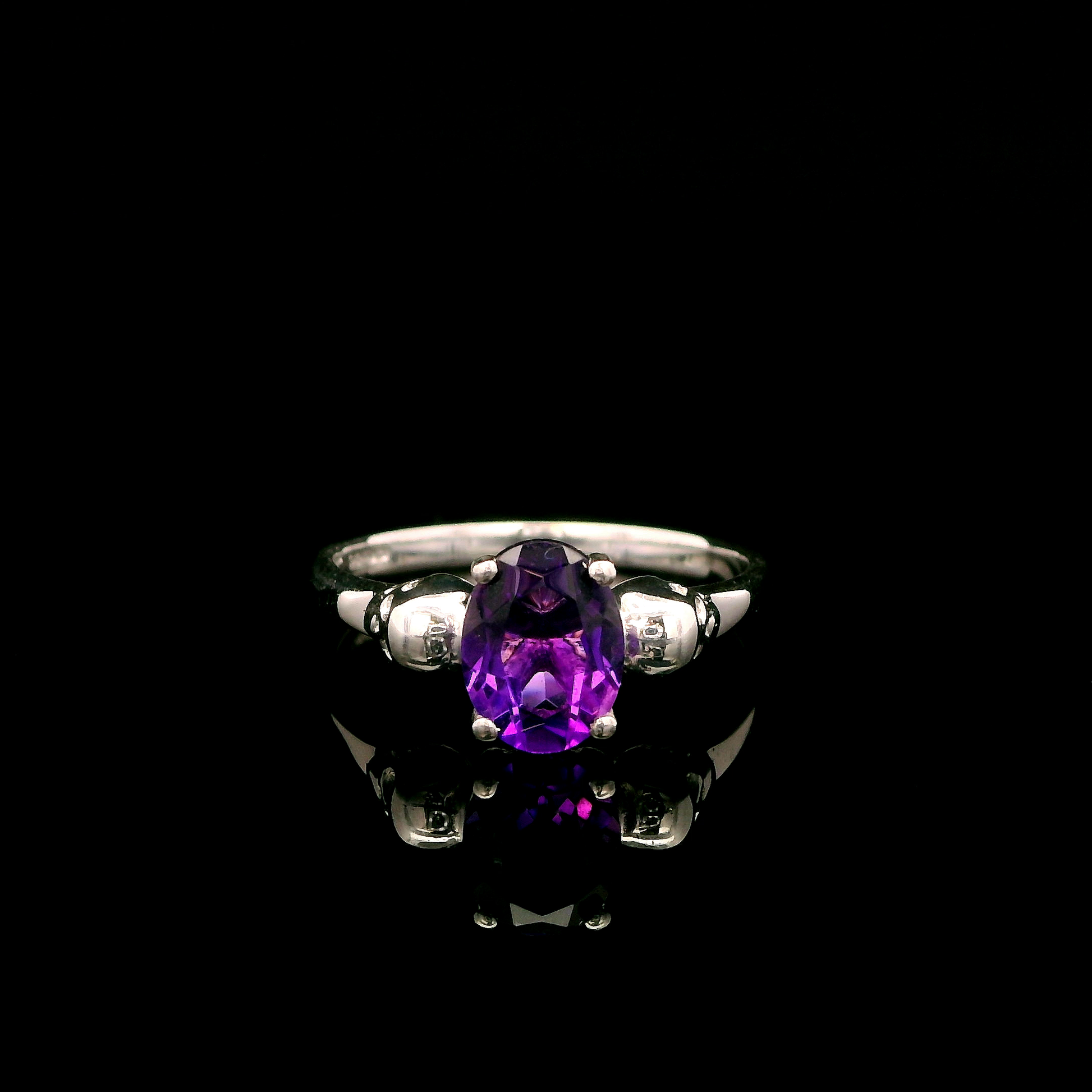 9ct White Gold Skull Shoulder Amethyst CZ Solitaire Ring