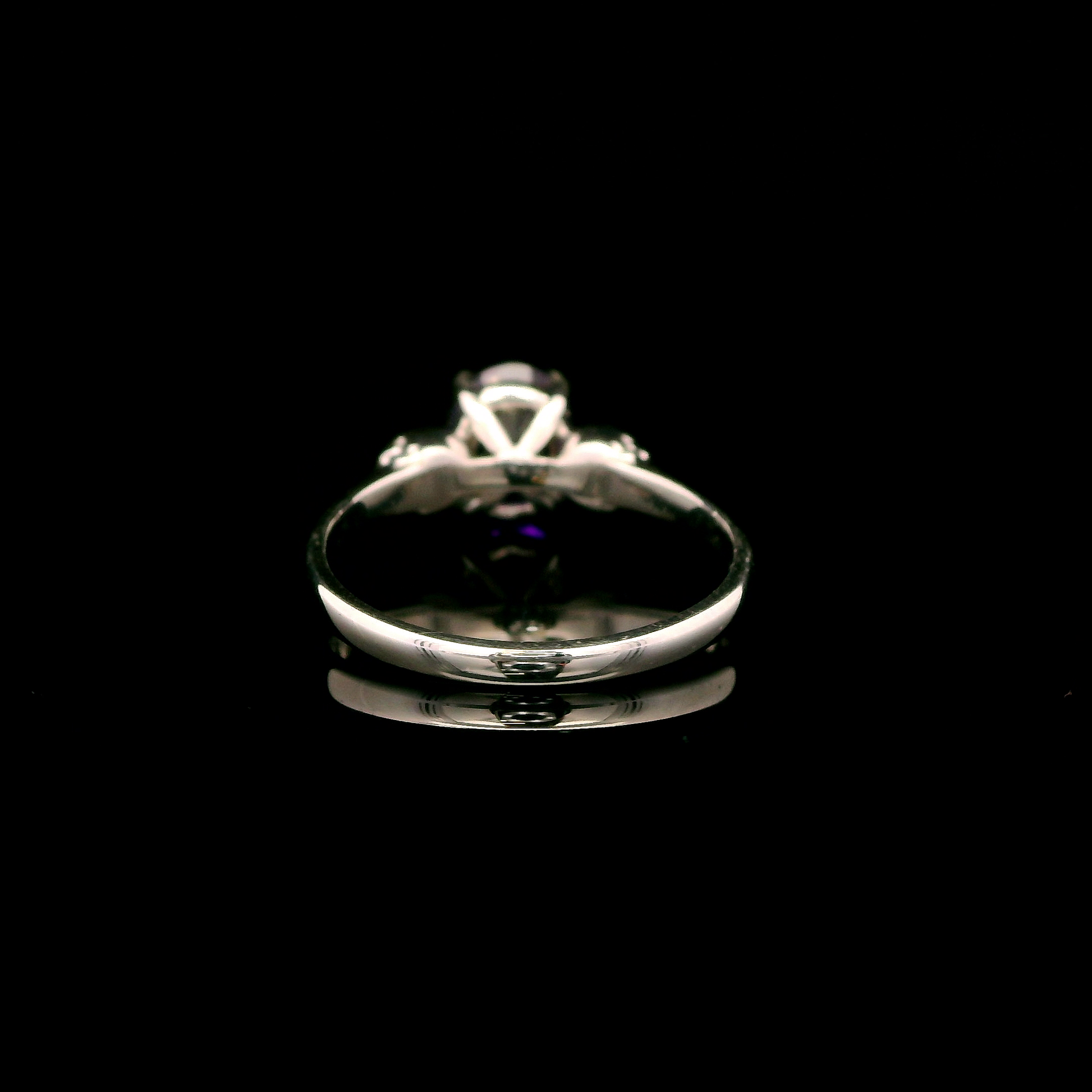 9ct White Gold Skull Shoulder Amethyst CZ Solitaire Ring