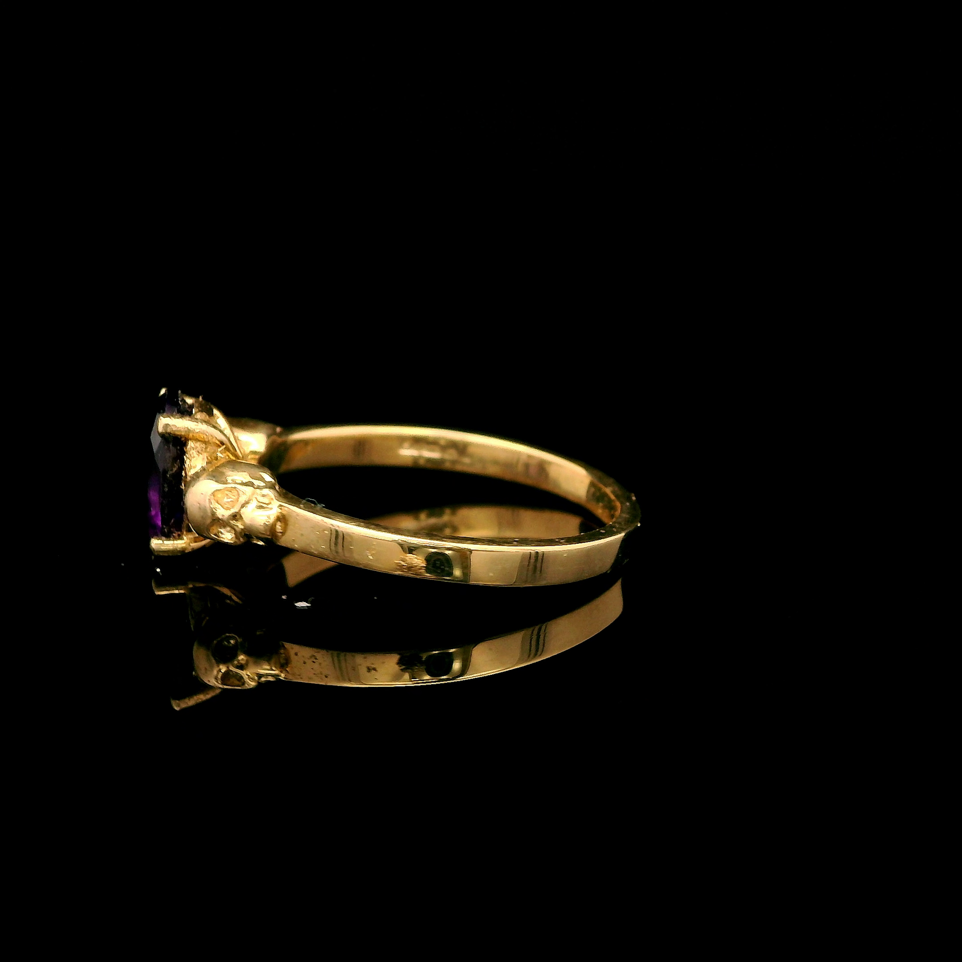 9ct Yellow Gold Skull Shoulder Amethyst CZ Solitaire Ring
