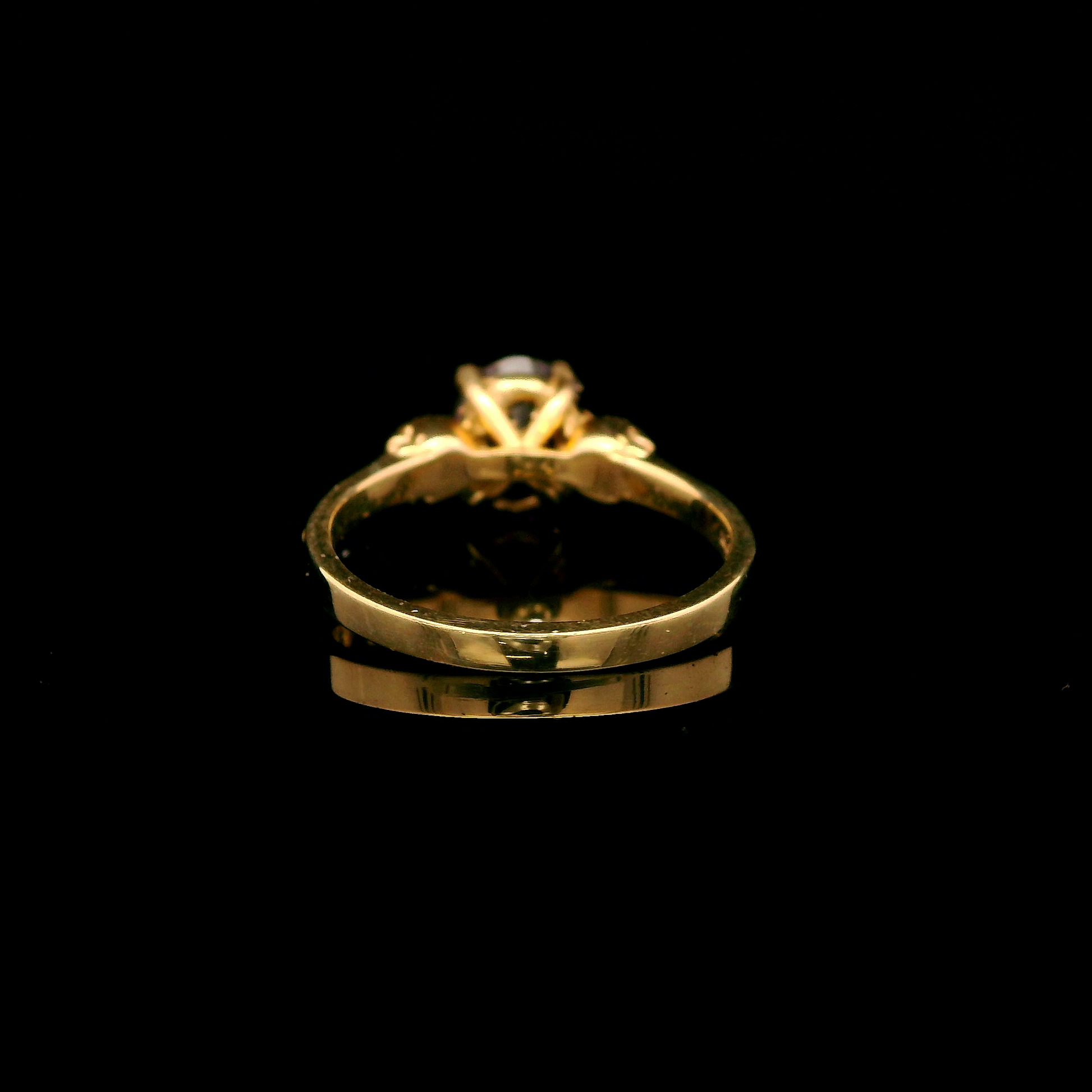 9ct Yellow Gold Skull Shoulder Amethyst CZ Solitaire Ring