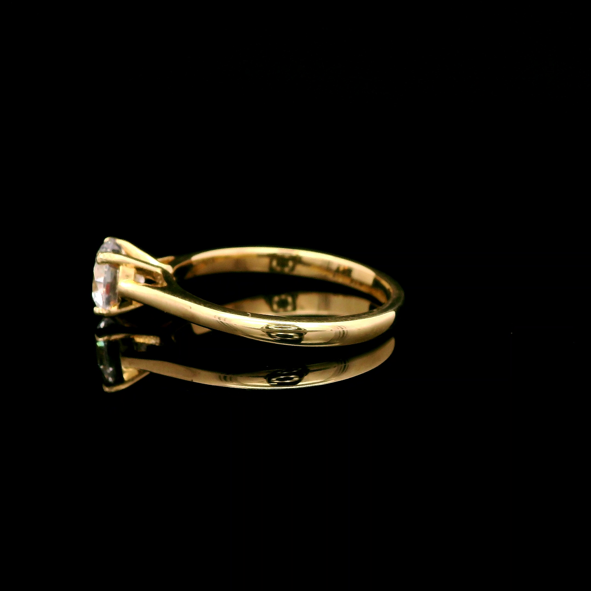 9ct Yellow Gold White CZ Solitaire Ring