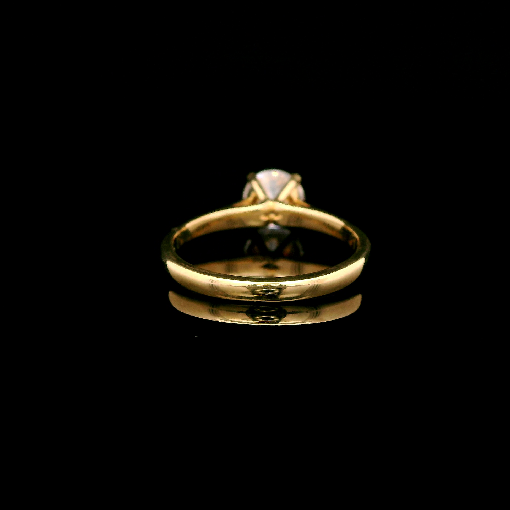 9ct Yellow Gold White CZ Solitaire Ring