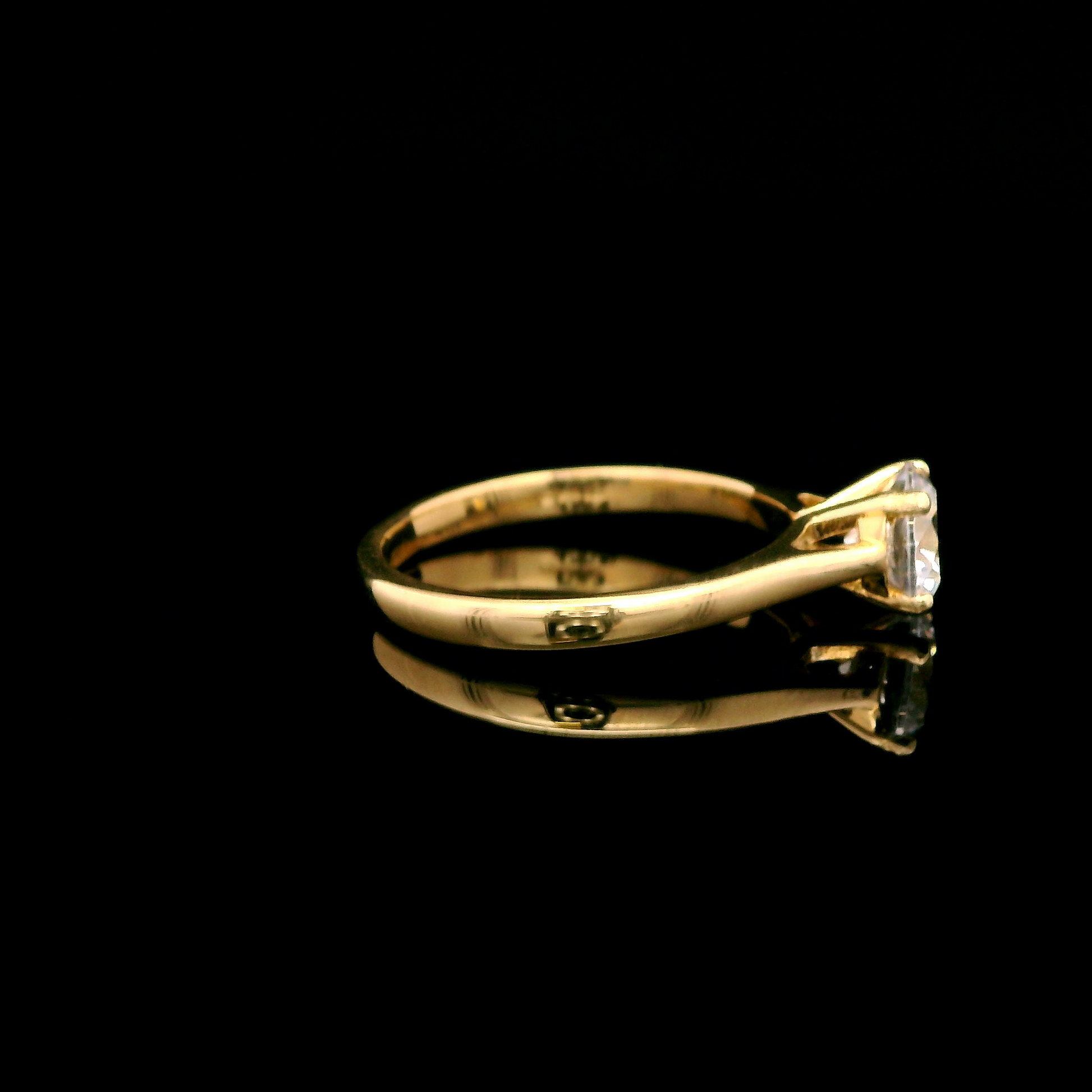 9ct Yellow Gold White CZ Solitaire Ring