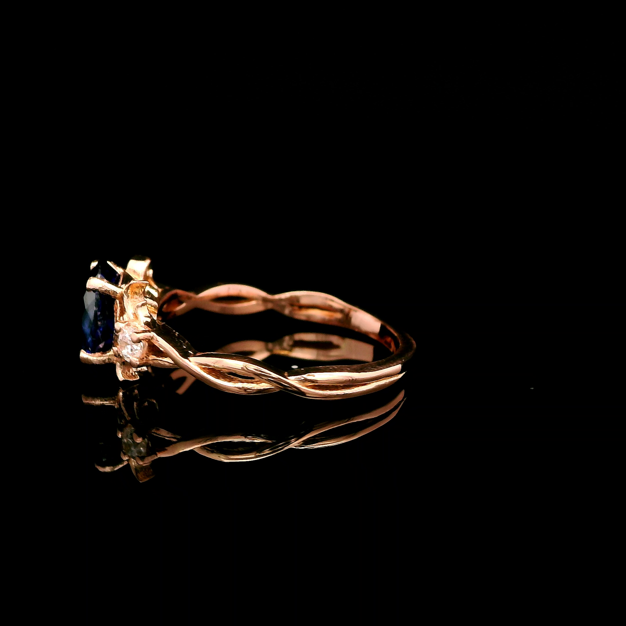 9ct Rose Gold Patterned Twist Shank Lab-Grown Sapphire Trilogy Ring
