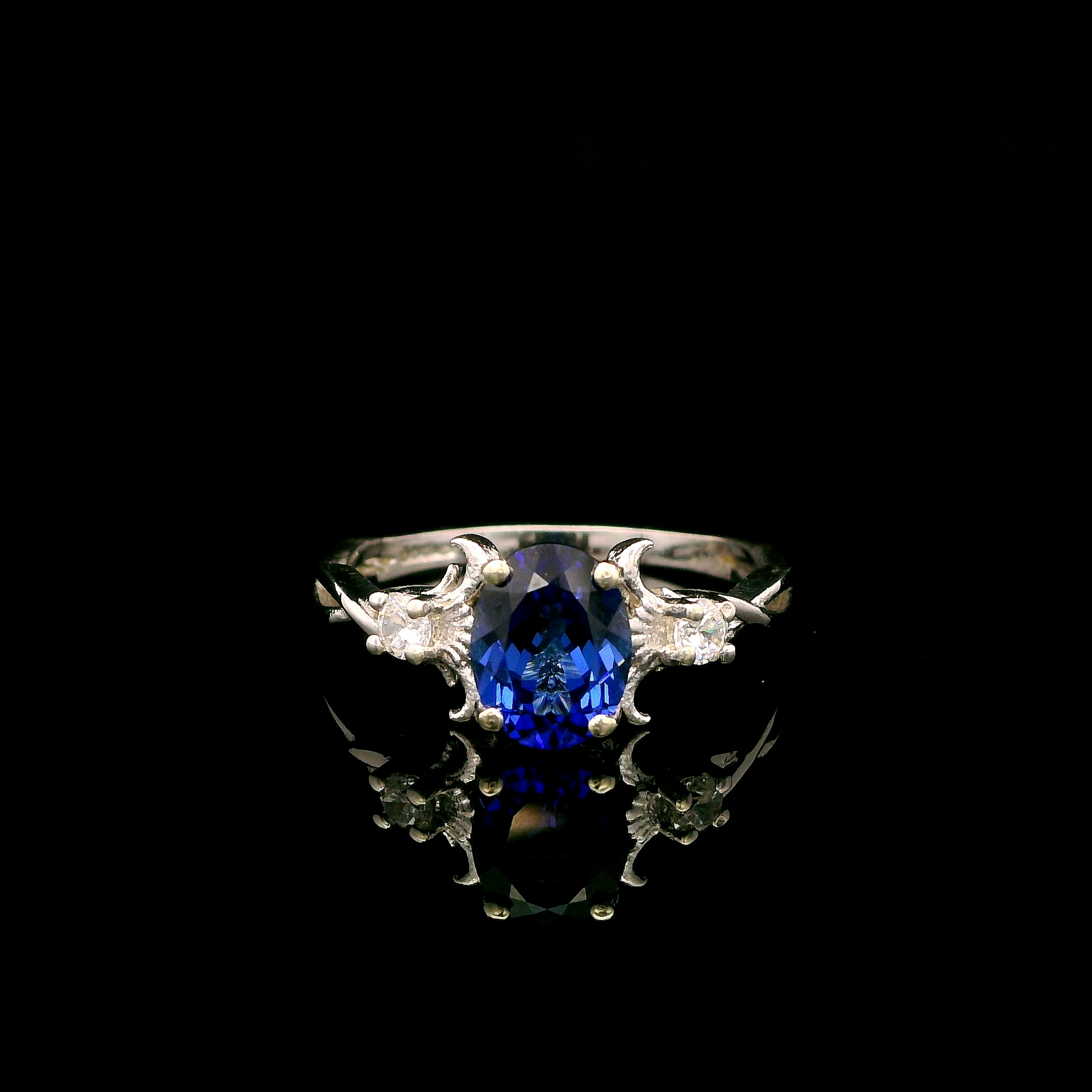 9ct White Gold Patterned Twist Shank Lab-Grown Sapphire Trilogy Ring