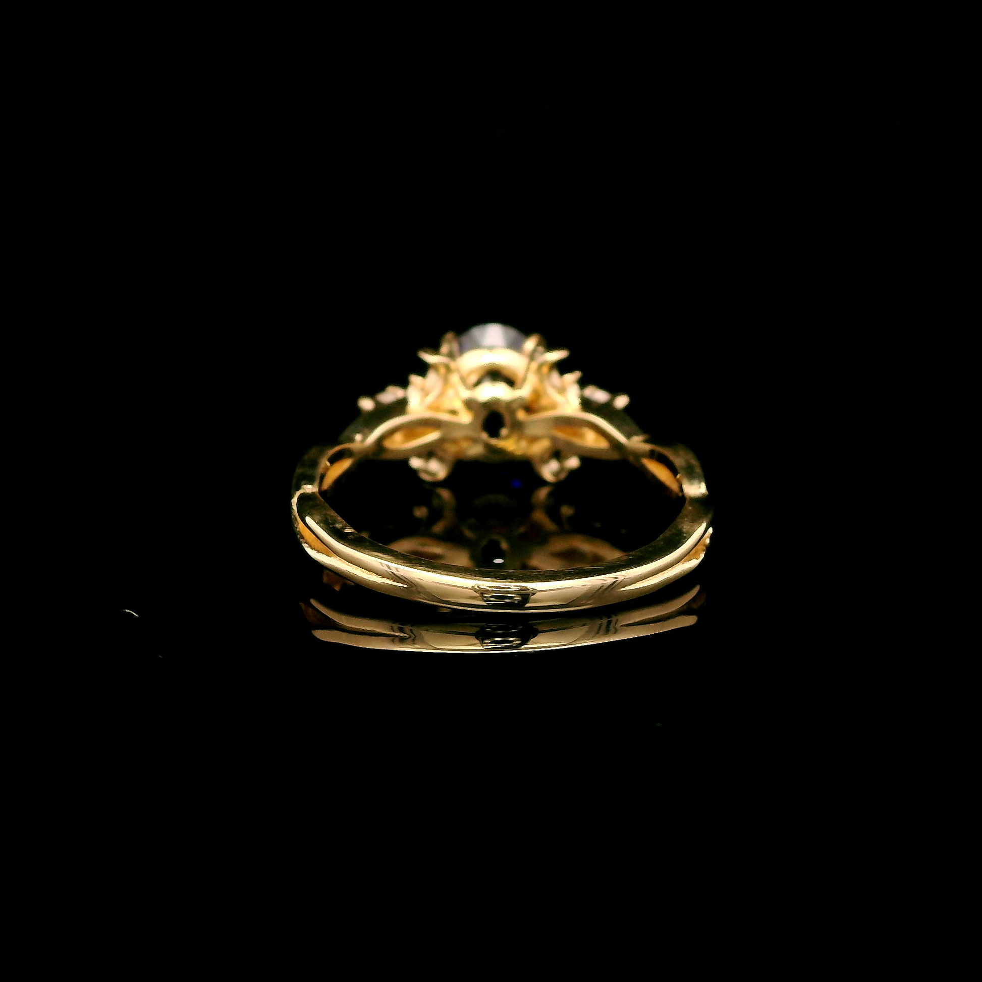 9ct Yellow Gold Patterned Twist Shank Lab-Grown Sapphire Trilogy Ring