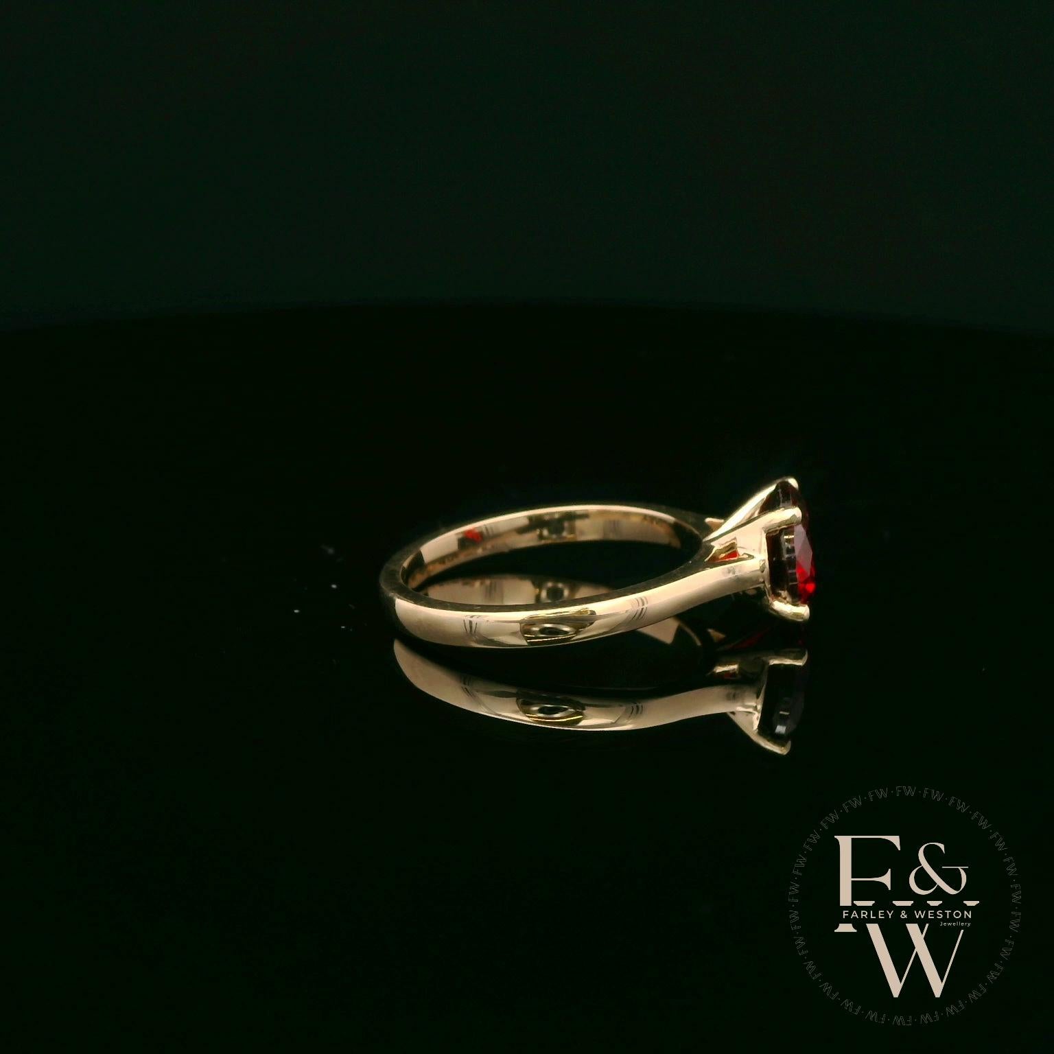9ct Yellow Gold 2ct Garnet Single Stone Ring