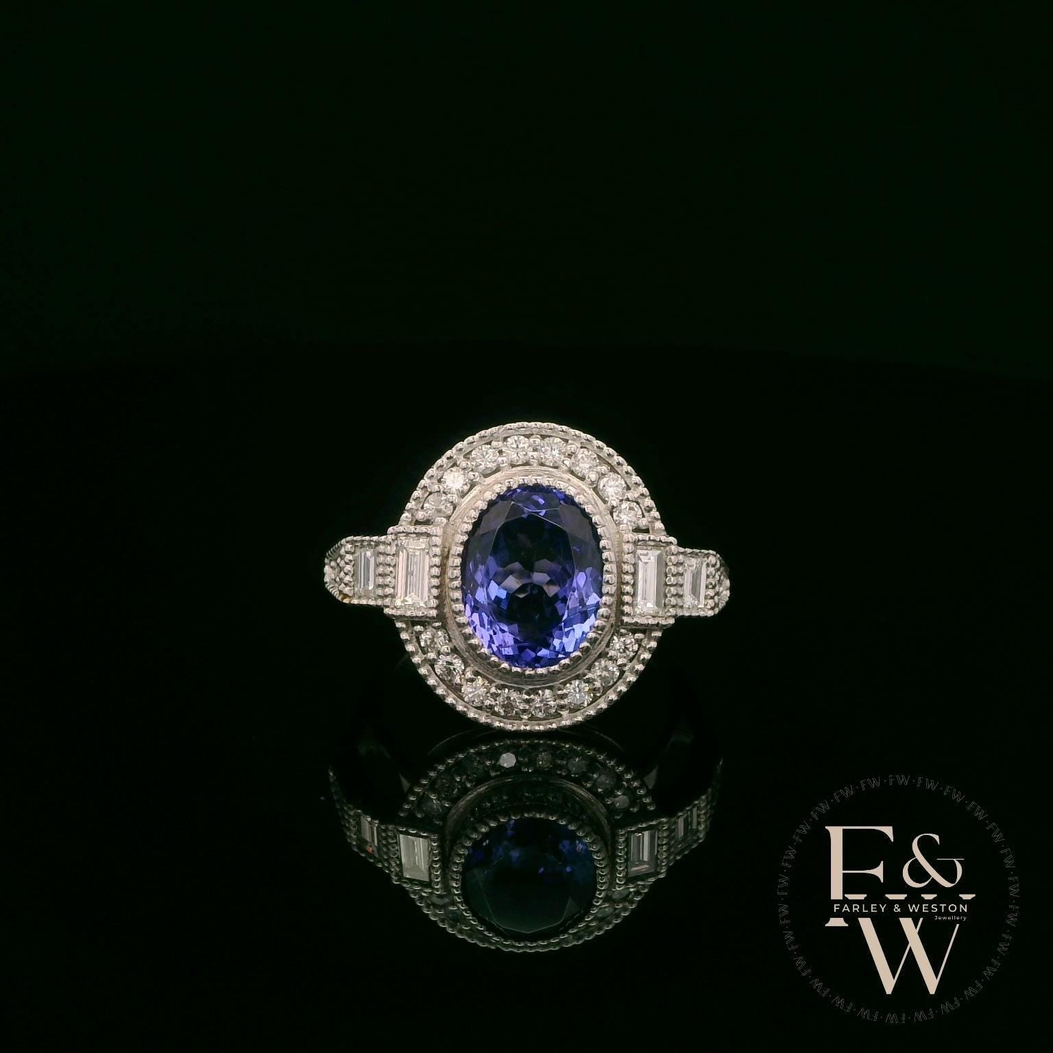 18ct White Gold Oval-Cut Emerald & Diamond Vintage Ring