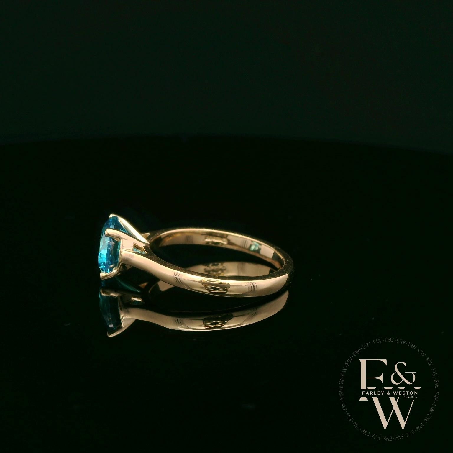 9ct Yellow Gold 2ct Blue Topaz Single Stone Ring