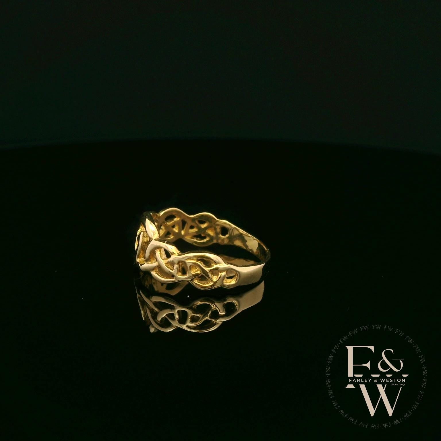 9ct Yellow Gold Intricate Design Band Ring