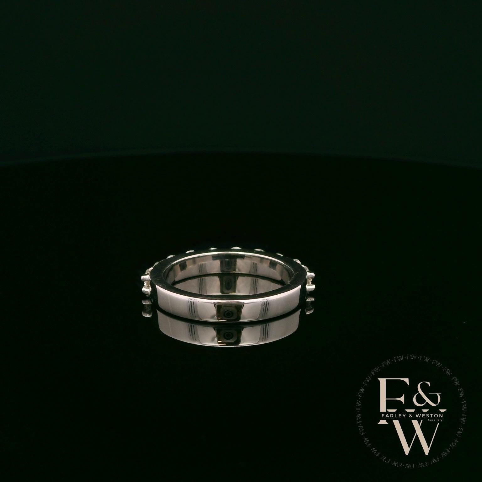 18ct White Gold Round-Cut Diamond Ring