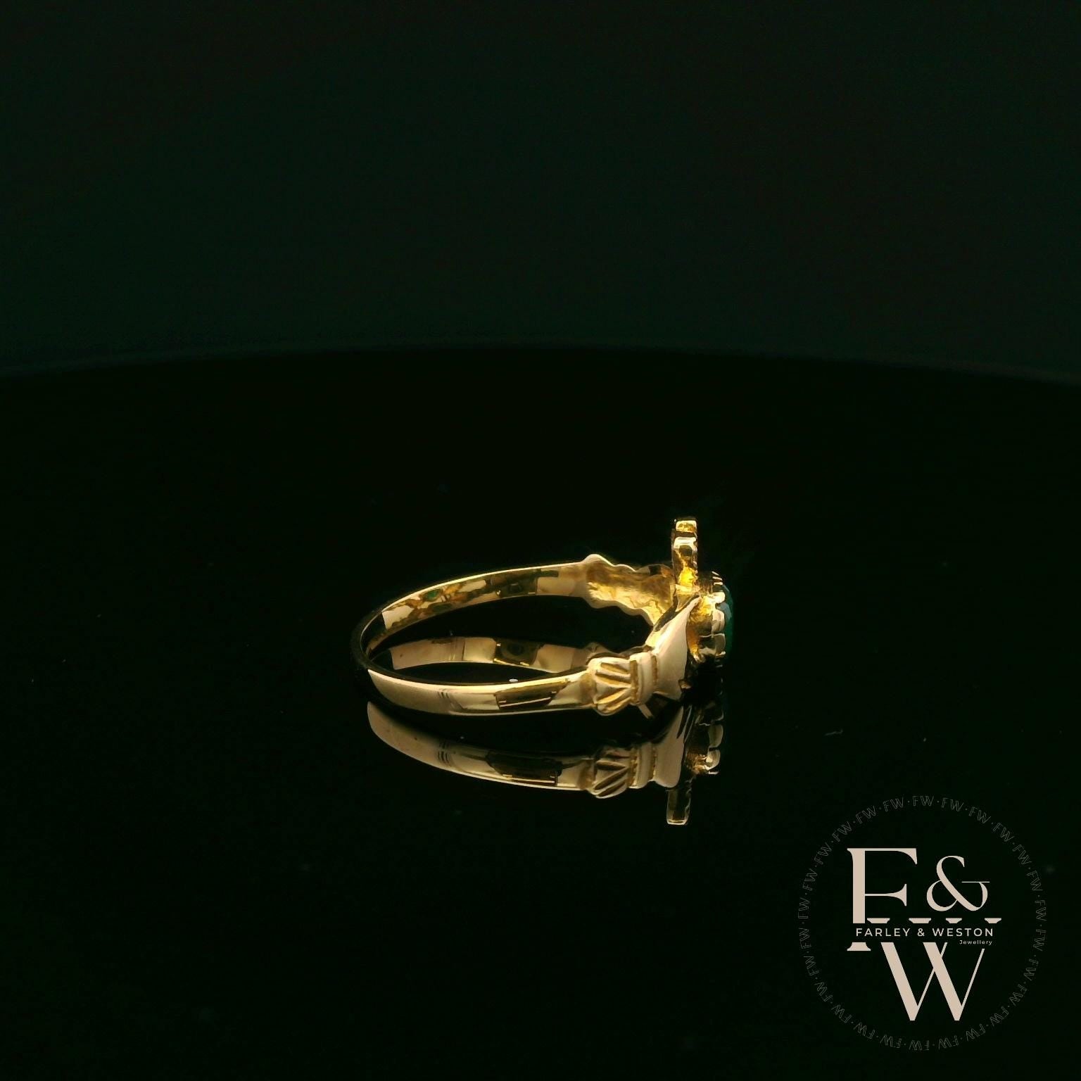 9ct Yellow Gold Heart-Shaped Green Agate Cabochon Claddagh Ring