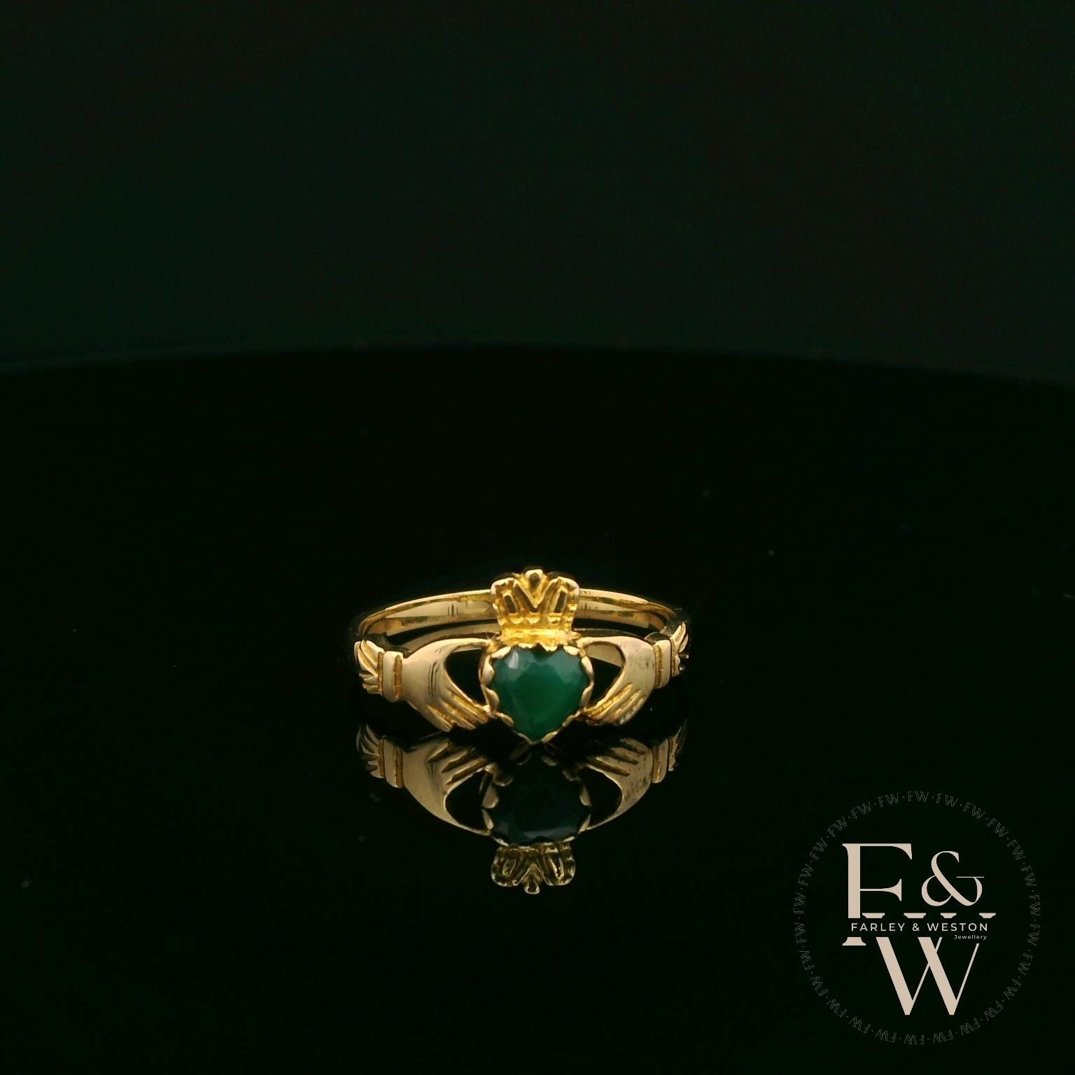 9ct Yellow Gold Heart-Shaped Green Agate Cabochon Claddagh Ring