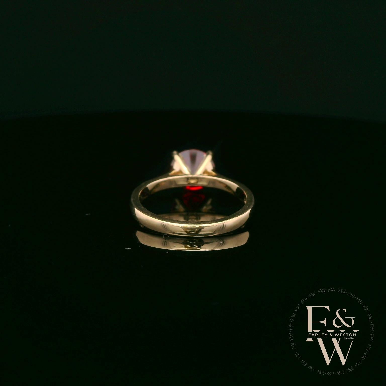 9ct Yellow Gold 2ct Garnet Single Stone Ring