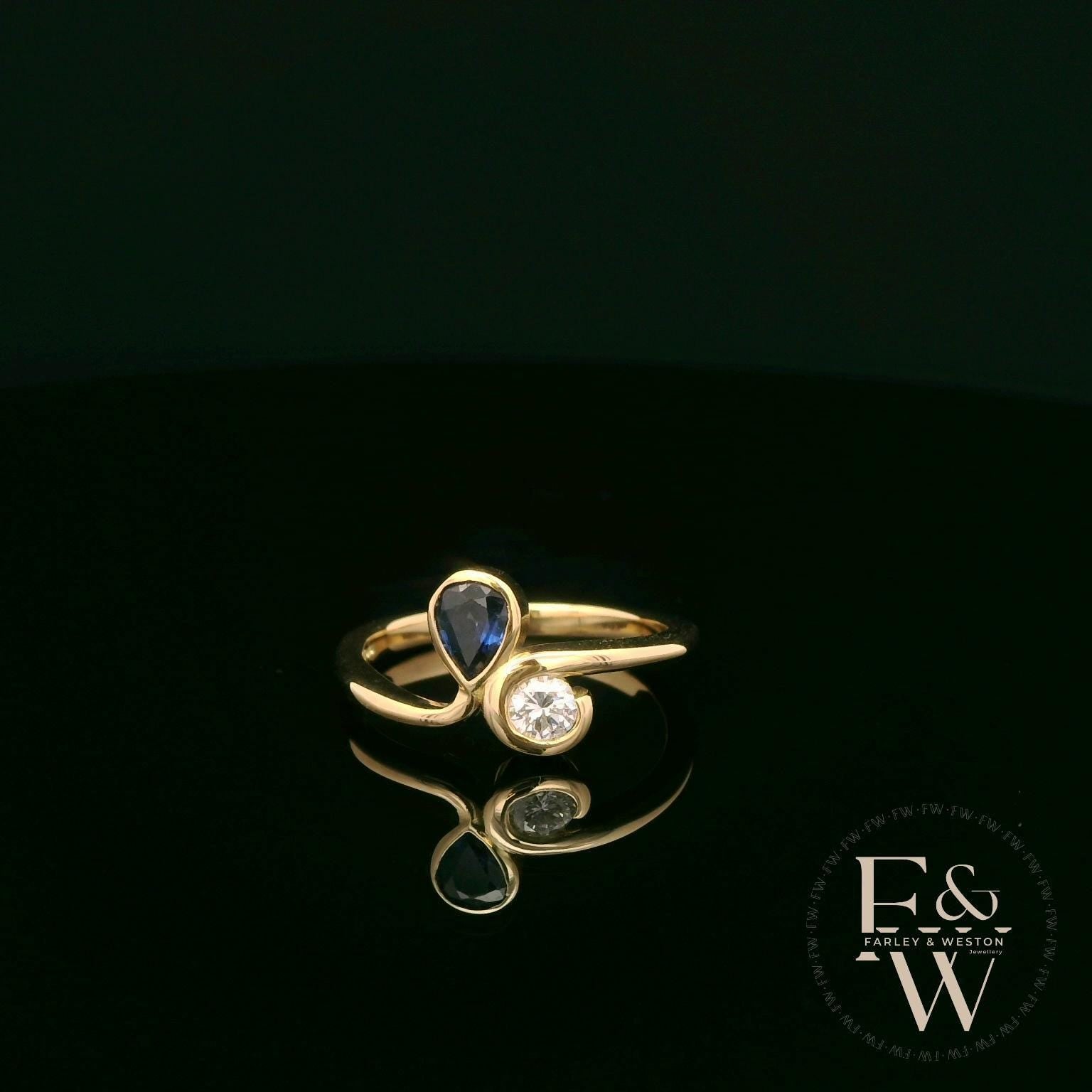 18ct Yellow Gold Royal Blue Pear-Cut Sapphire & Diamond Ring