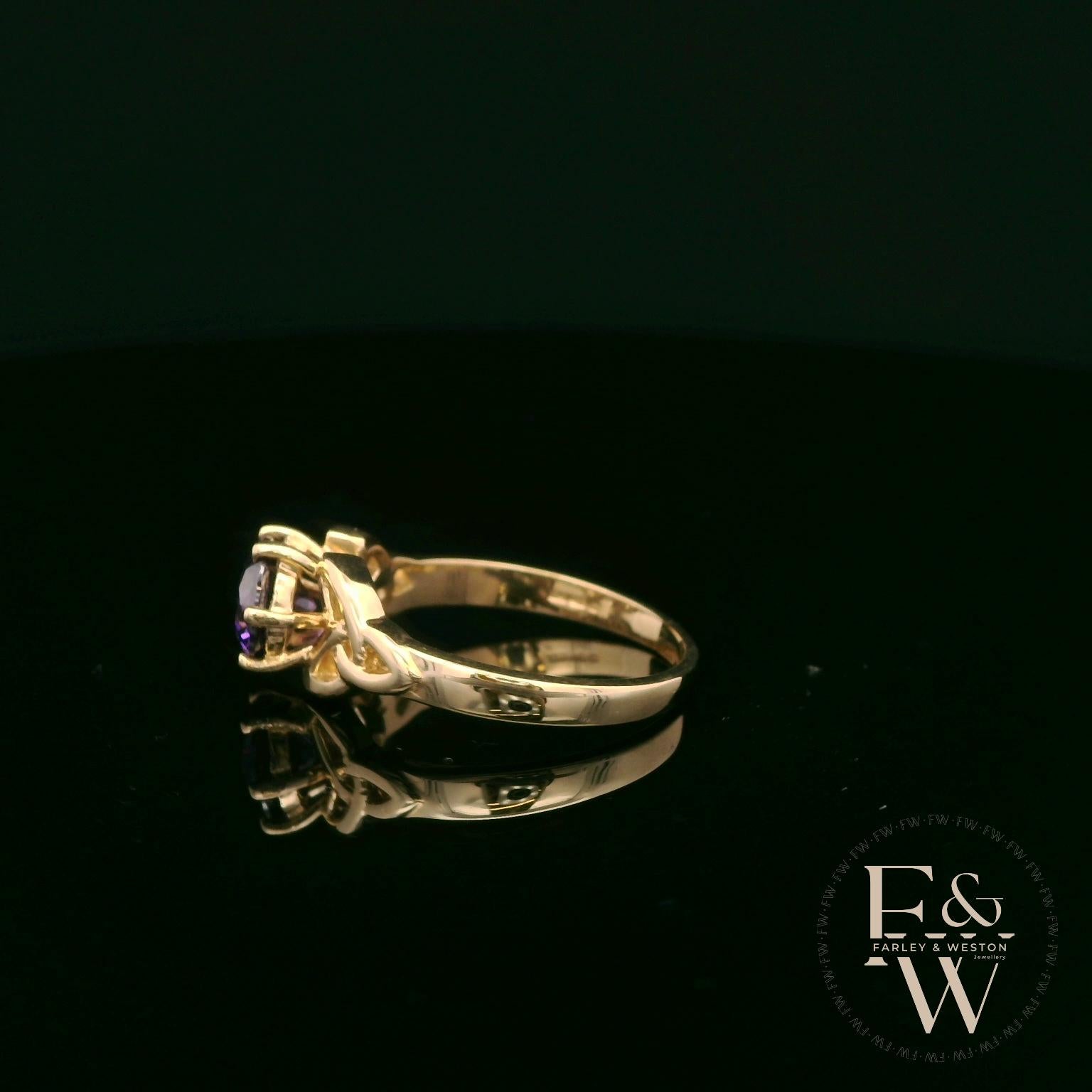 Bague solitaire en or jaune 9 carats à motif celtique avec améthyste et oxyde de zirconium