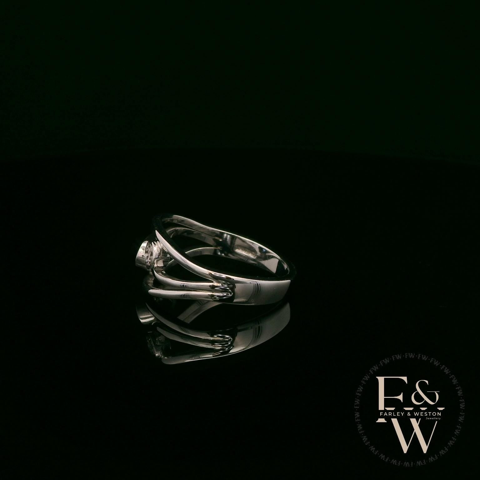 18ct White Gold Royal Blue Pear-Cut Sapphire & Diamond Ring