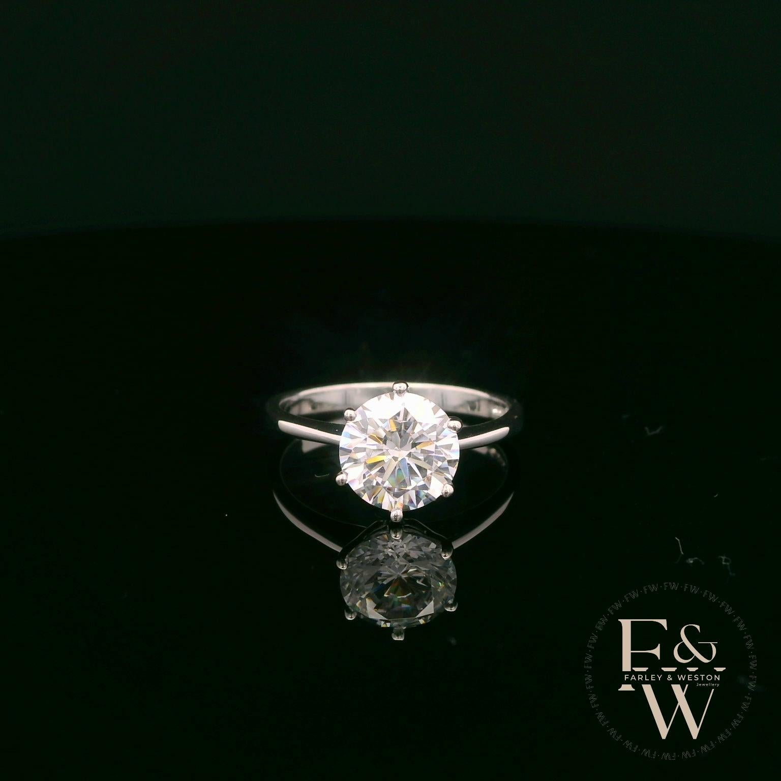 Bague solitaire en moissanite blanche or blanc 9 carats