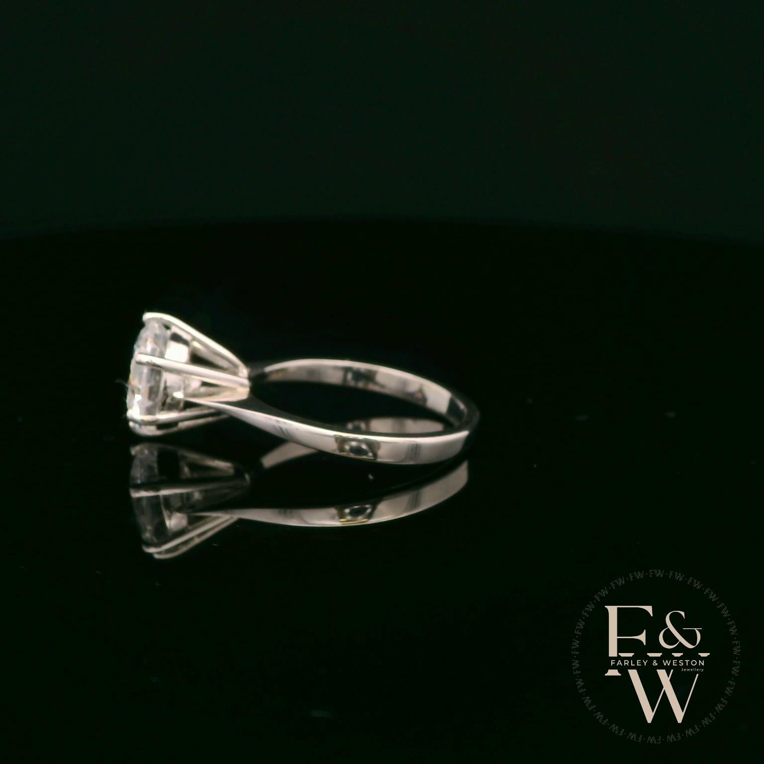 9ct White Gold & White Moissanite Single Stone Ring