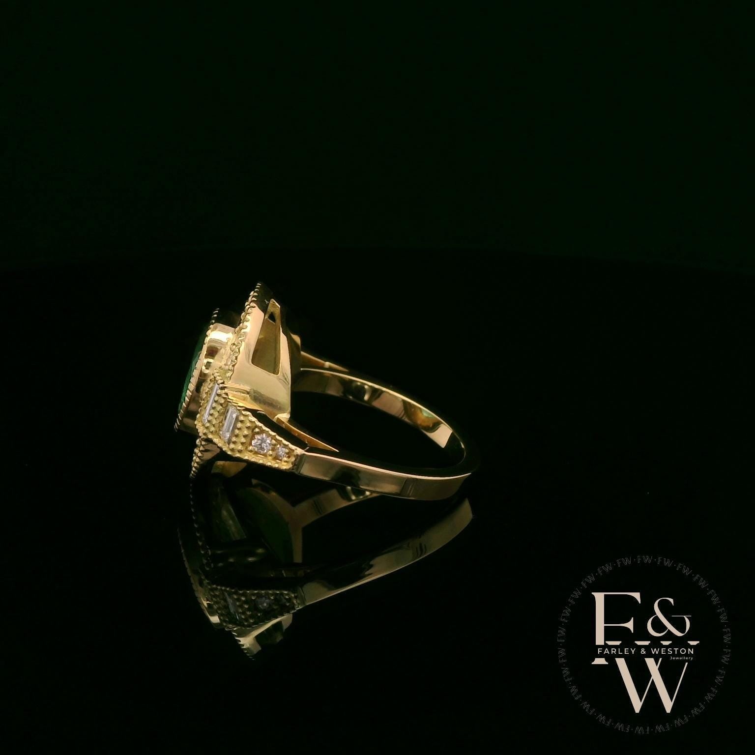 18ct Yellow Gold Oval-Cut Emerald & Diamond Vintage Ring