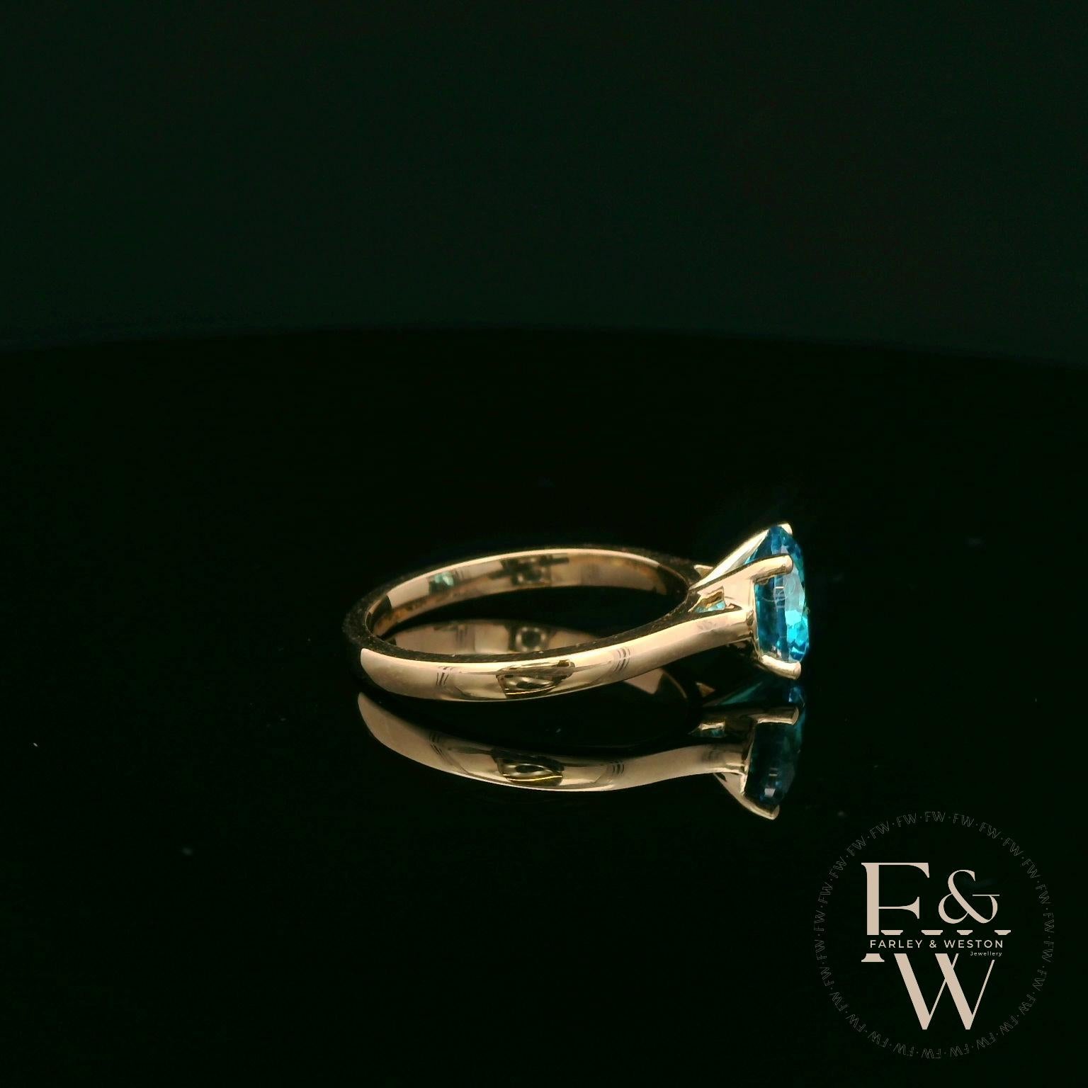9ct Yellow Gold 2ct Blue Topaz Single Stone Ring