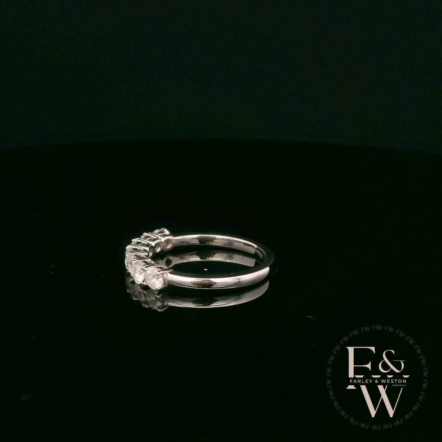 18ct White Gold Round-Cut Diamond Ring