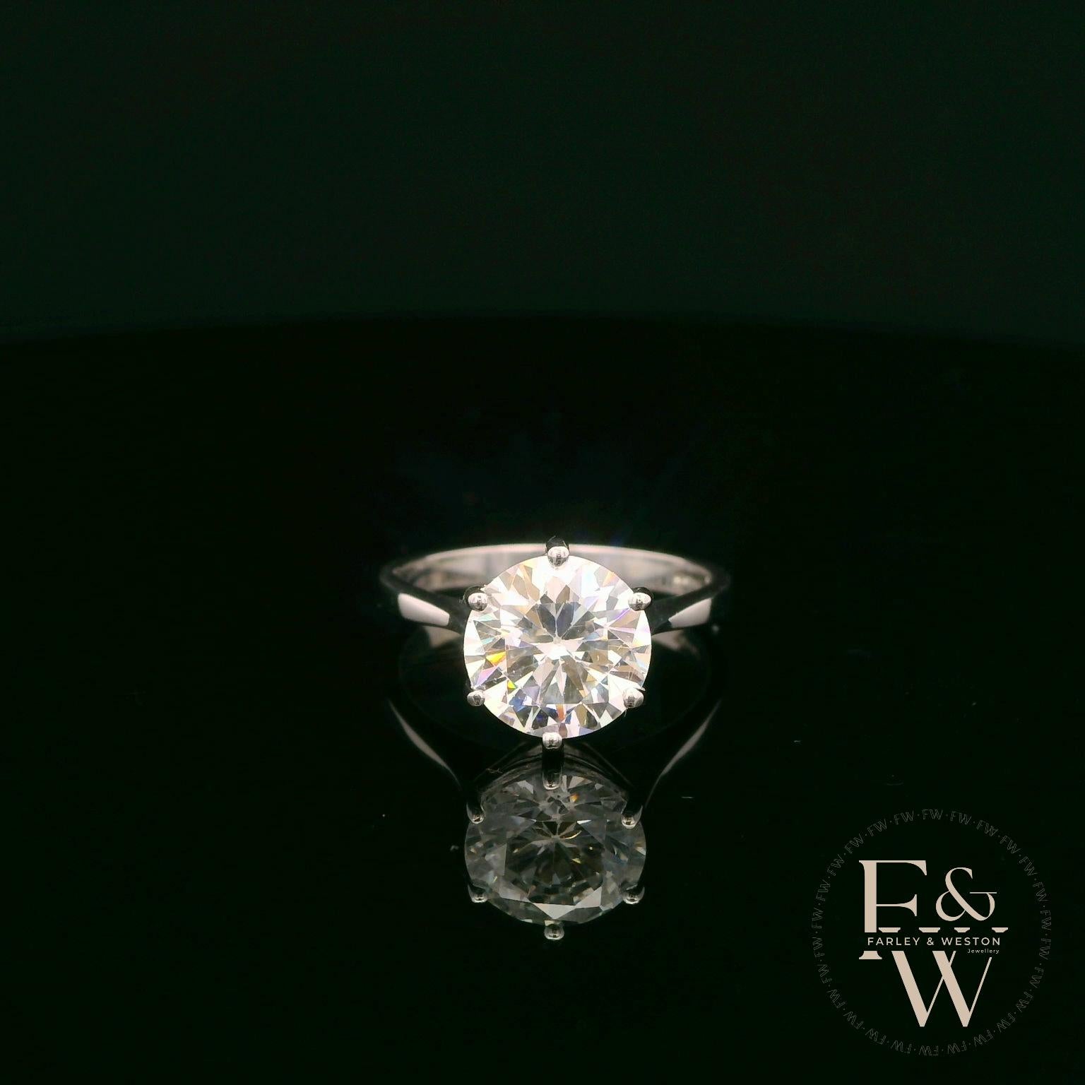 9ct White Gold & White Moissanite Single Stone Ring