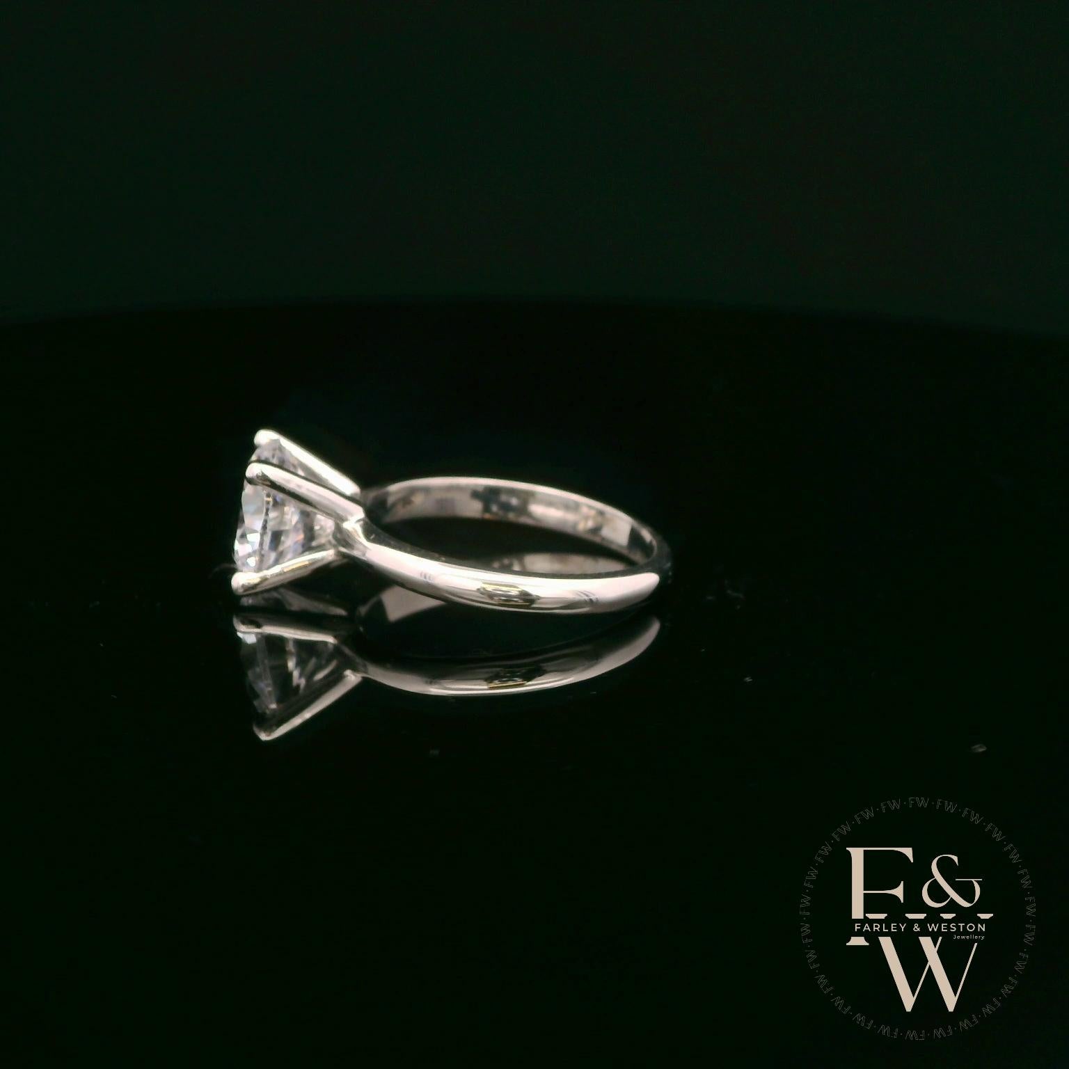 9ct White Gold Large Single Stone White Moissanite Ring