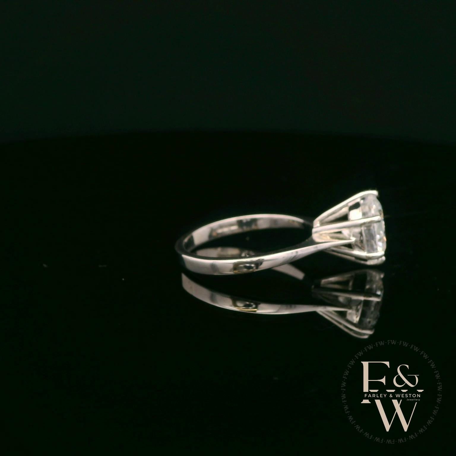 9ct White Gold & White Moissanite Single Stone Ring