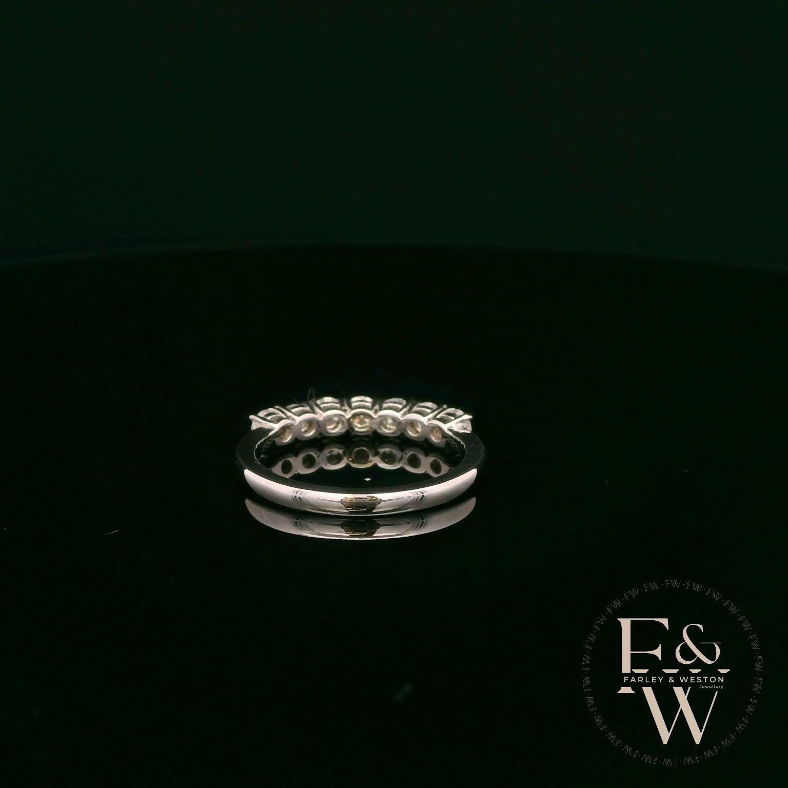 18ct White Gold Round-Cut Diamond Ring